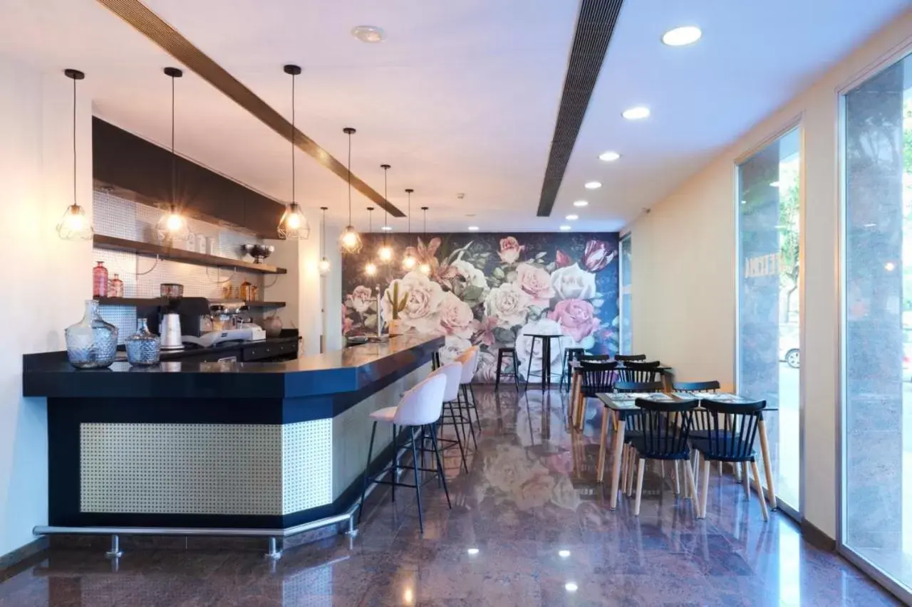 Lounge or bar in Ramblas Vendrell Lounge or bar in Ramblas Vendrell