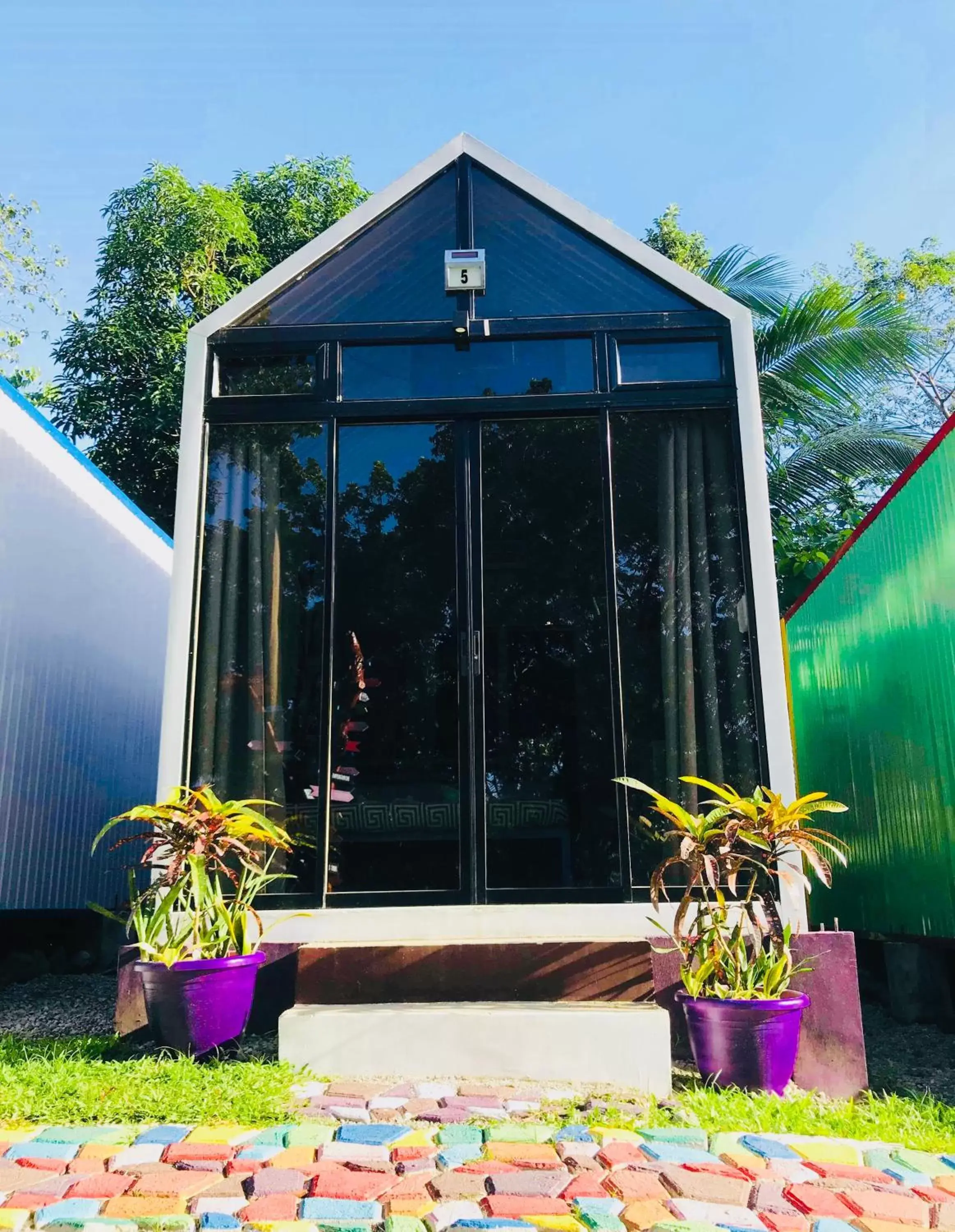 Facade/entrance in Lanzones Cabana