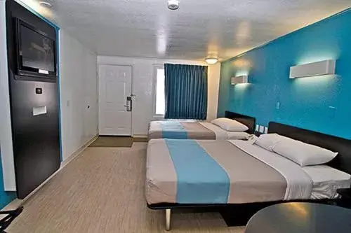 Bed in Motel 6-El Centro, CA