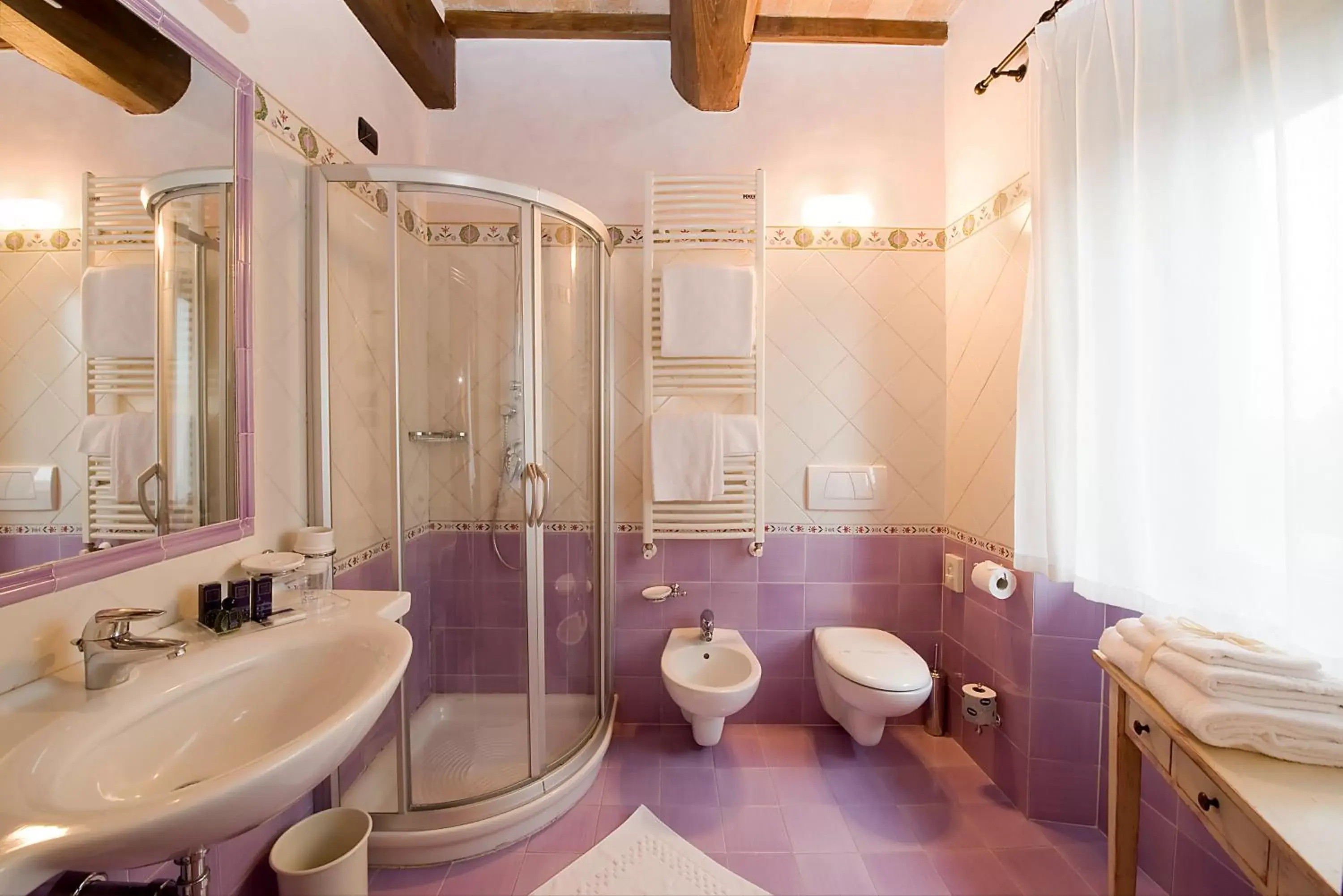 Shower, Bathroom in Relais dell'Olmo
