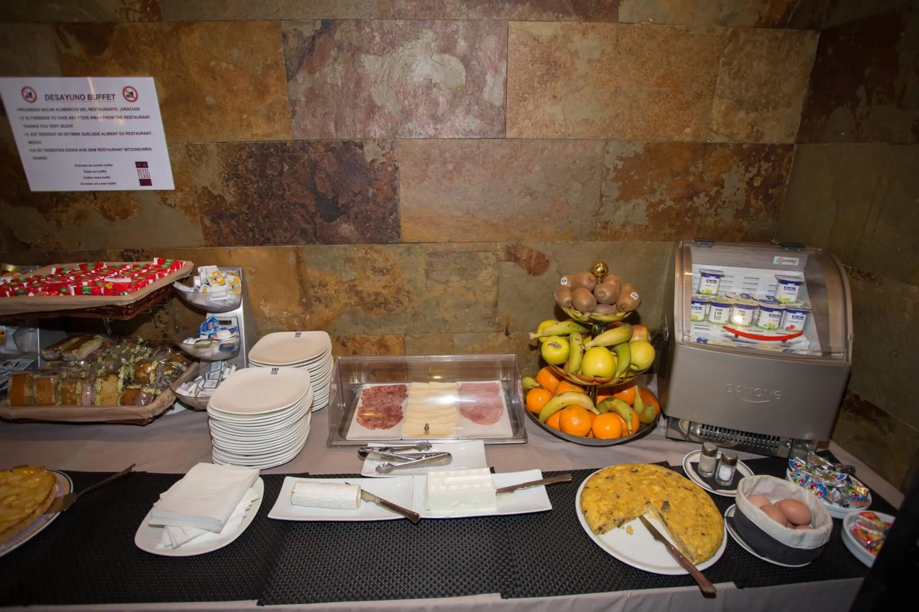 Food in Hotel Yerri