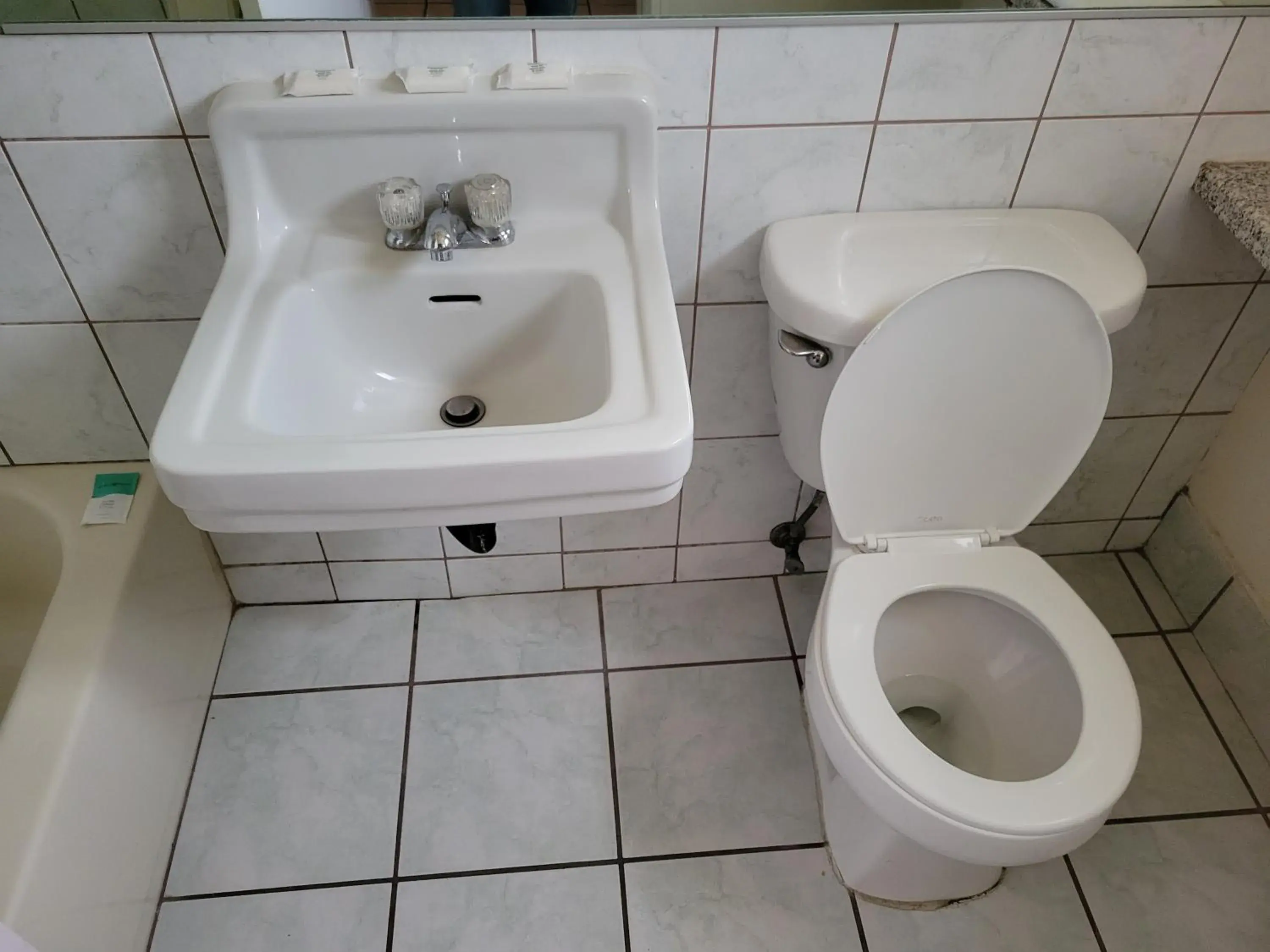 Bathroom in Emerald Inn & Lounge