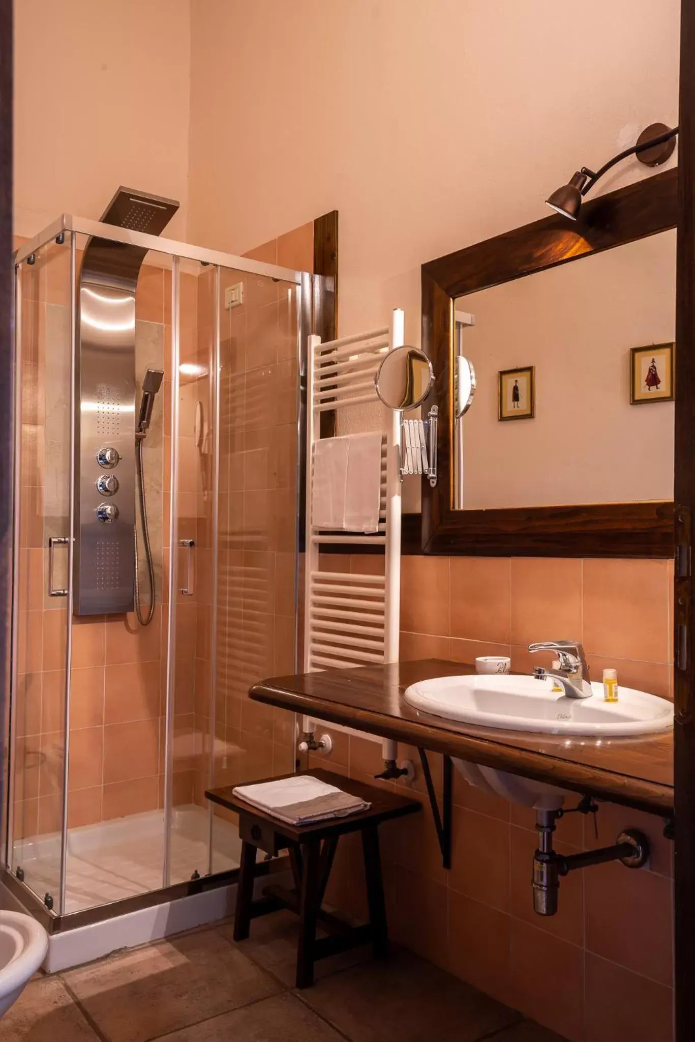 Bathroom in HOTEL TREVI Palazzo Natalini