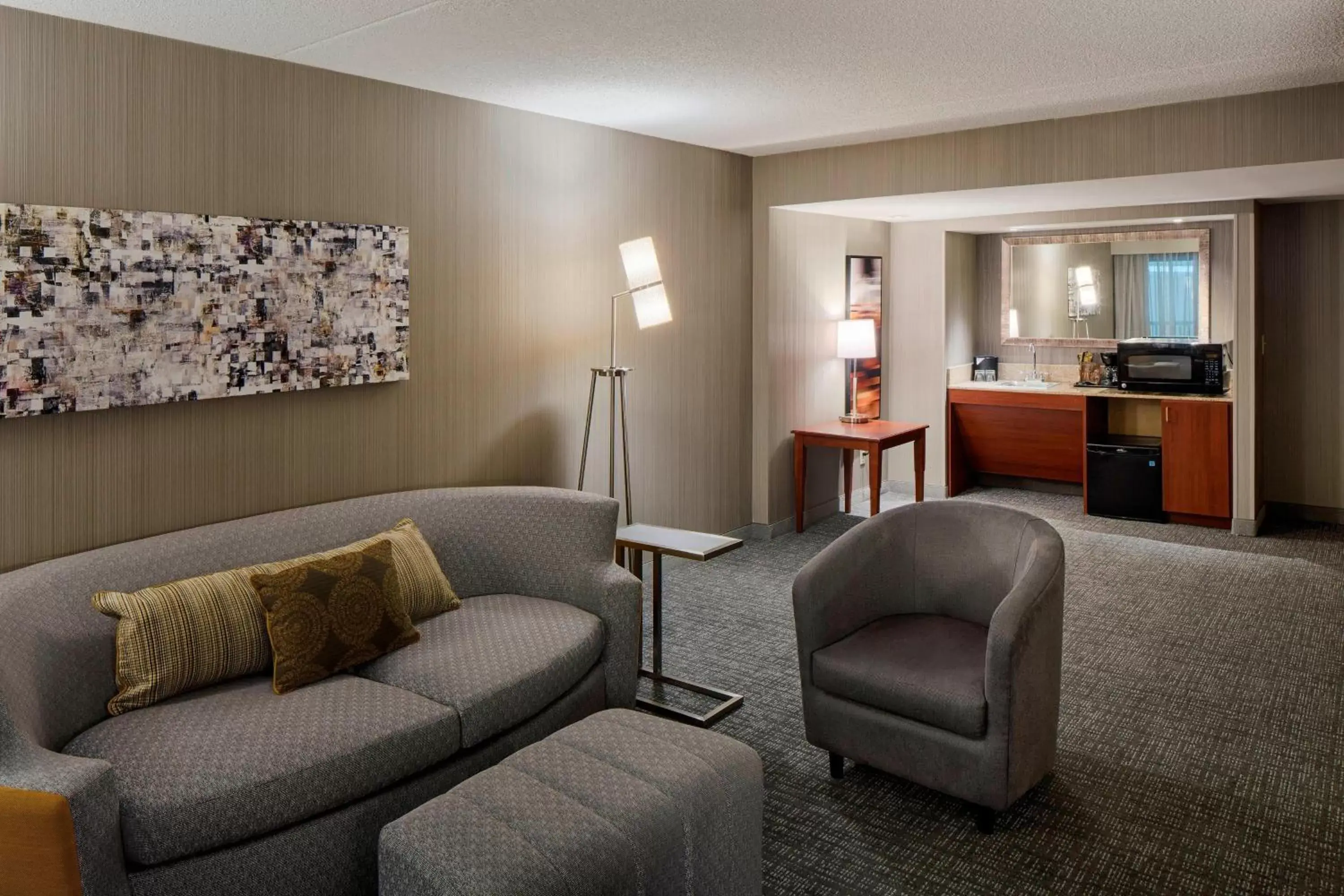 Living room, Seating Area in Courtyard by Marriott Columbus West/Hilliard