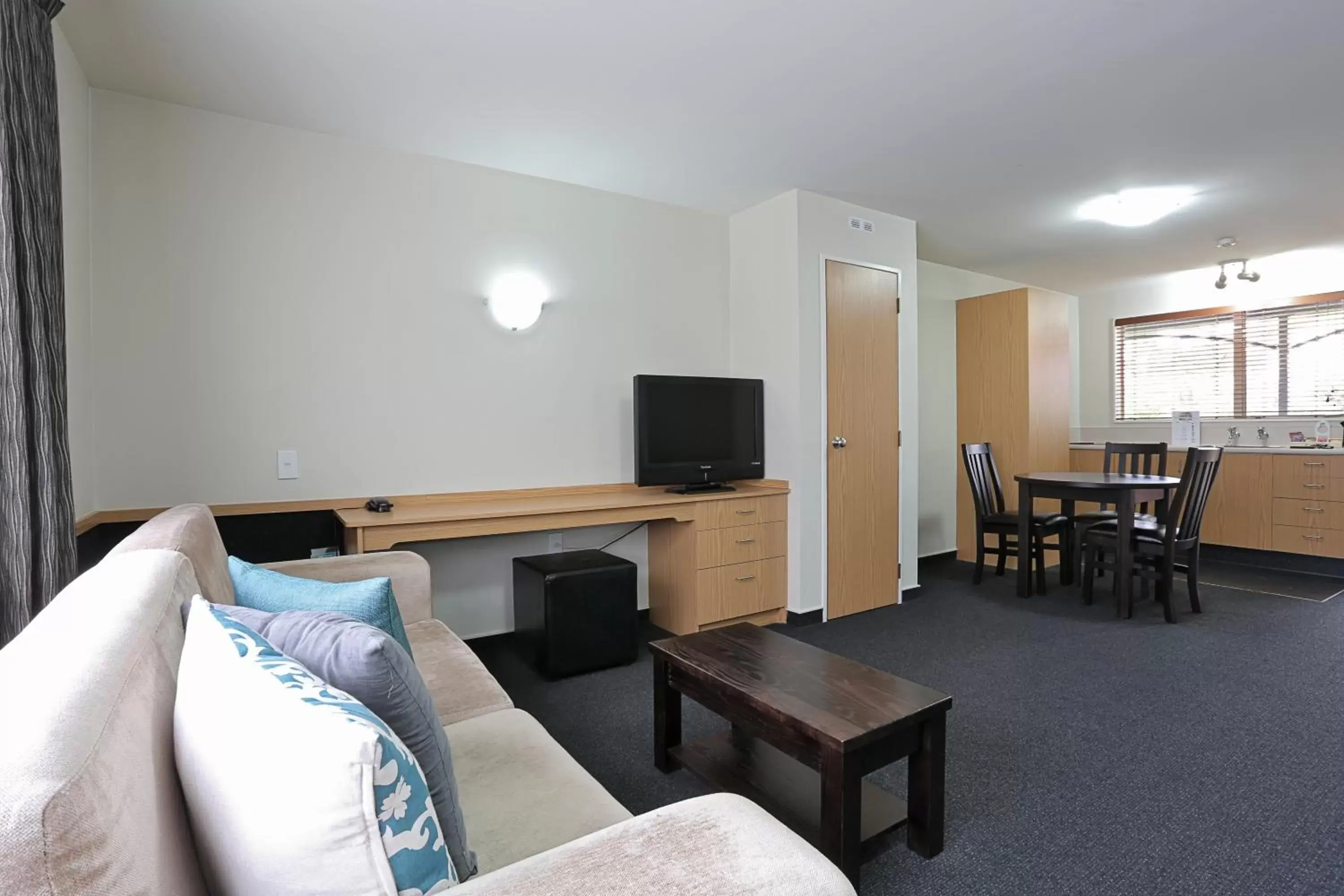 Living room, Seating Area in Homestead Villa Motel