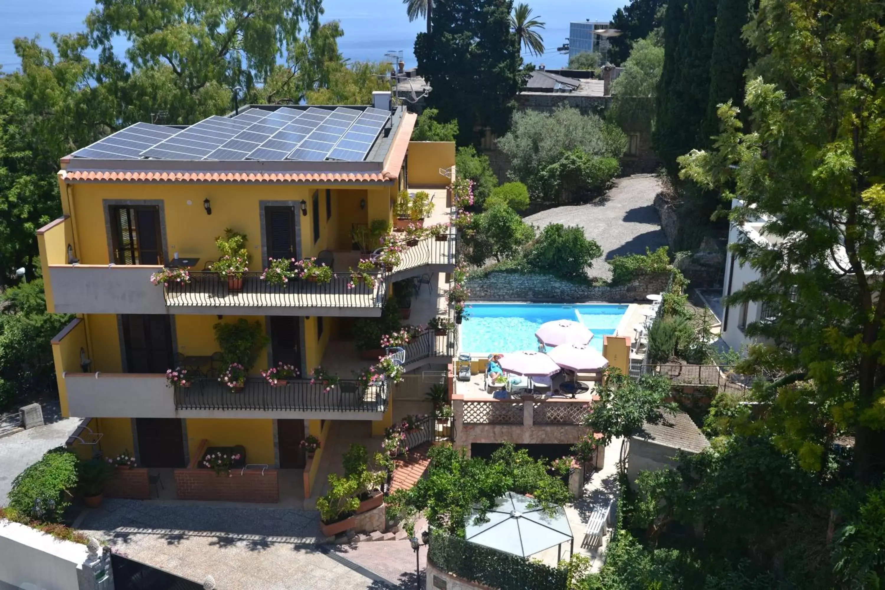 Bird's eye view, Bird's-eye View in Residence Villa Il Glicine