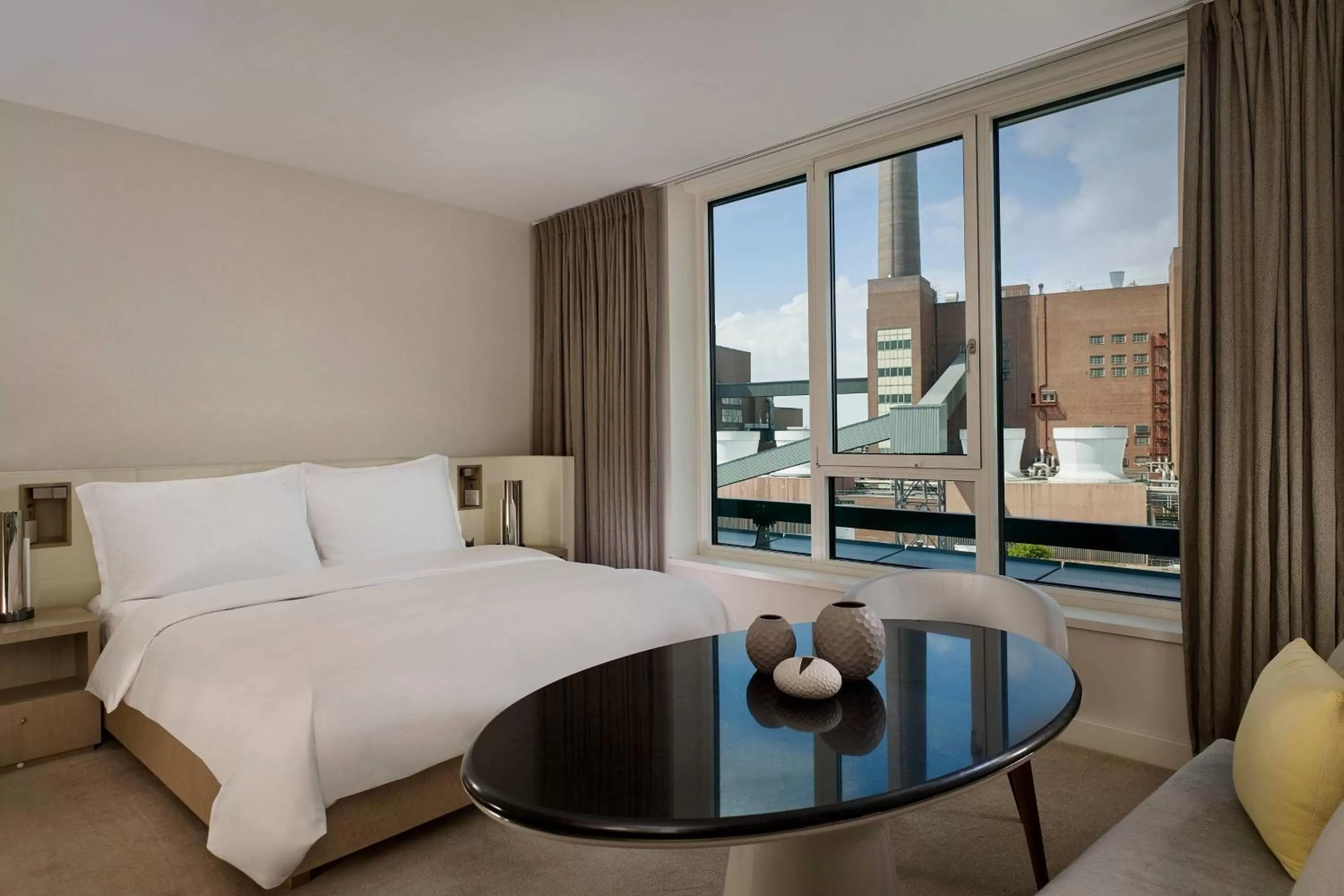 Photo of the whole room, Bed in The Ritz-Carlton, Wolfsburg