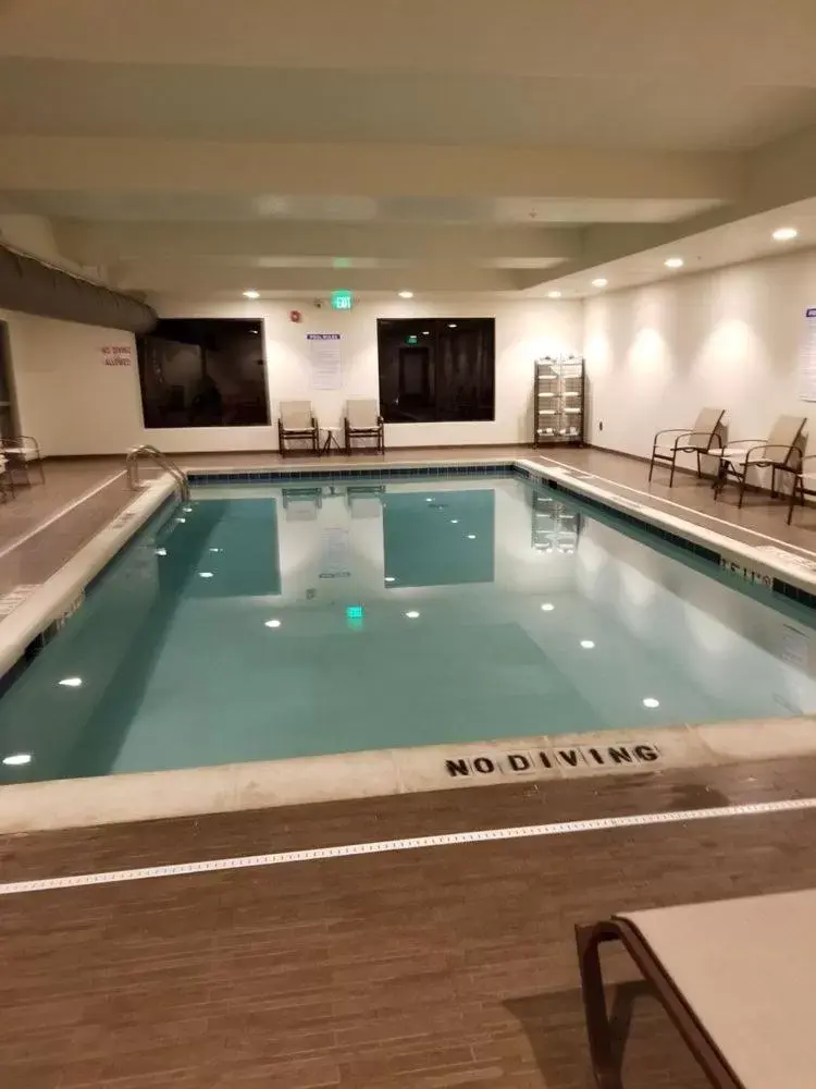 Swimming Pool in Comfort Suites Denver International Airport