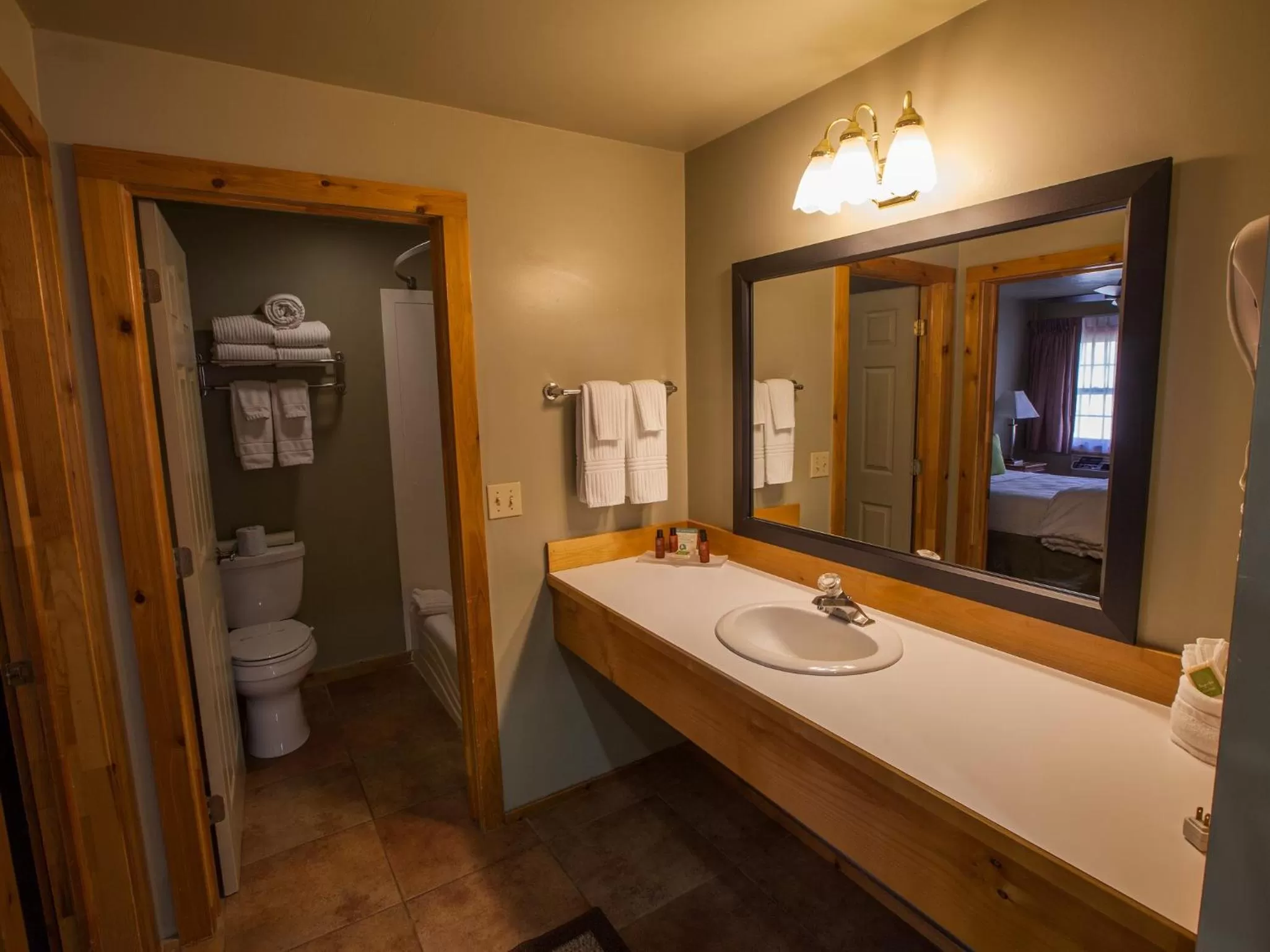 Bathroom in Flanigan`s Resort and Spa