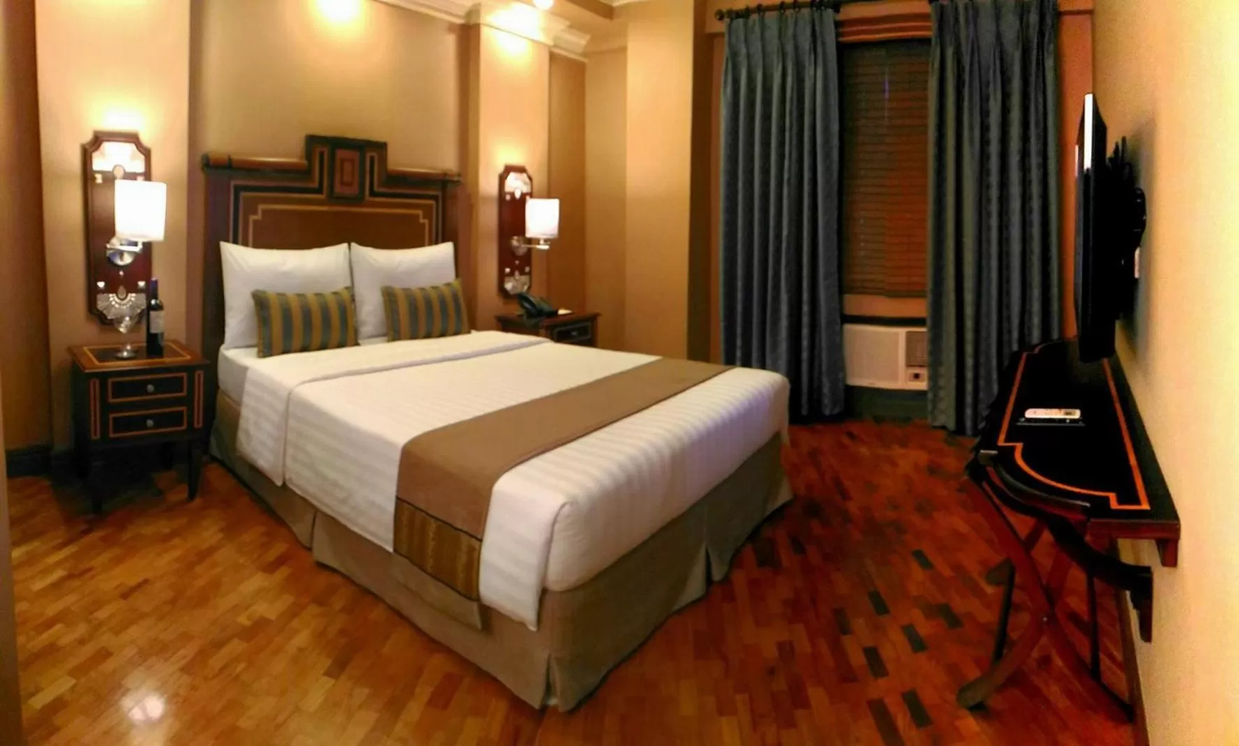 Photo of the whole room, Bed in Herald Suites Polaris