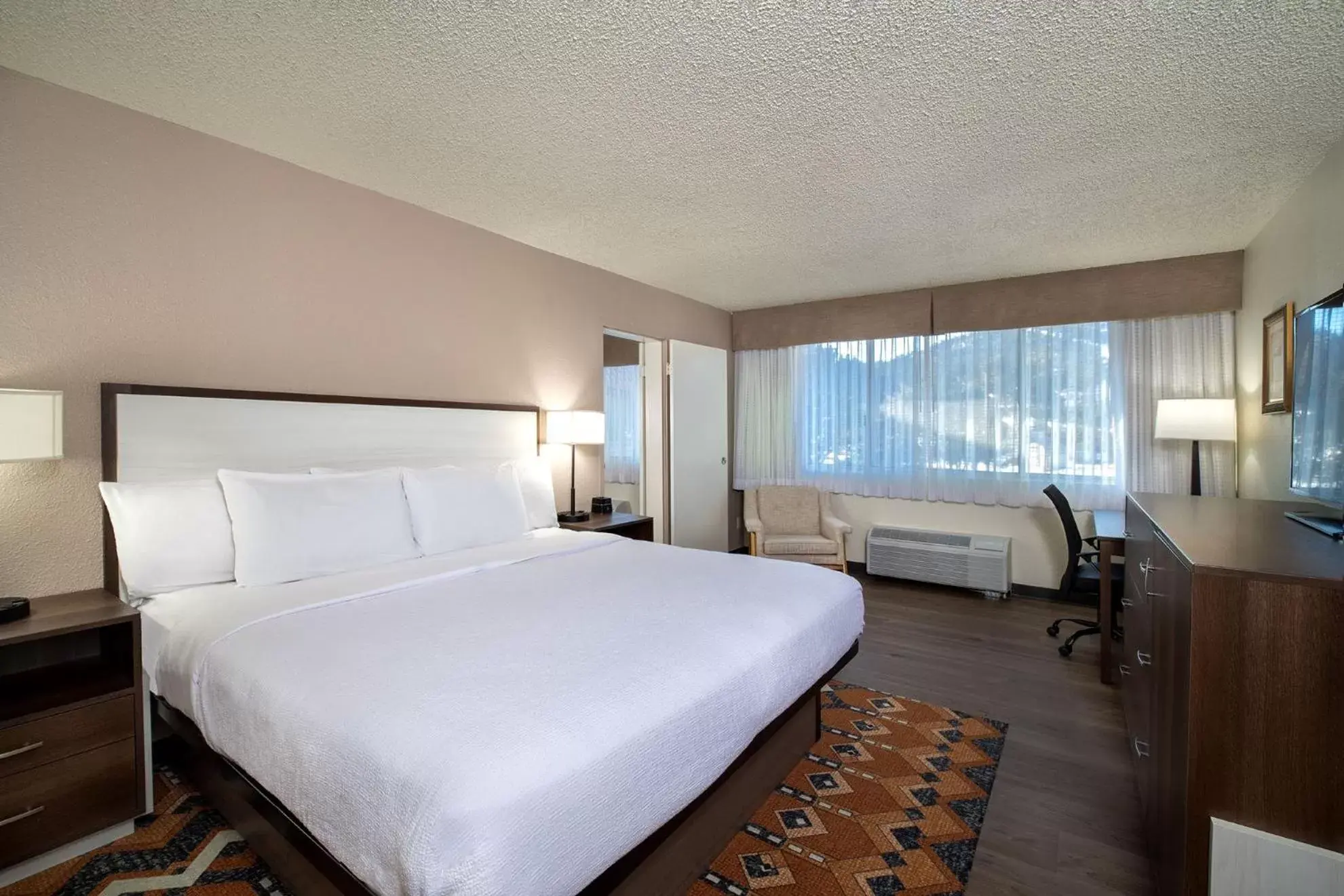 Bedroom in The Ridgeline Hotel, Estes Park, Ascend Hotel Collection