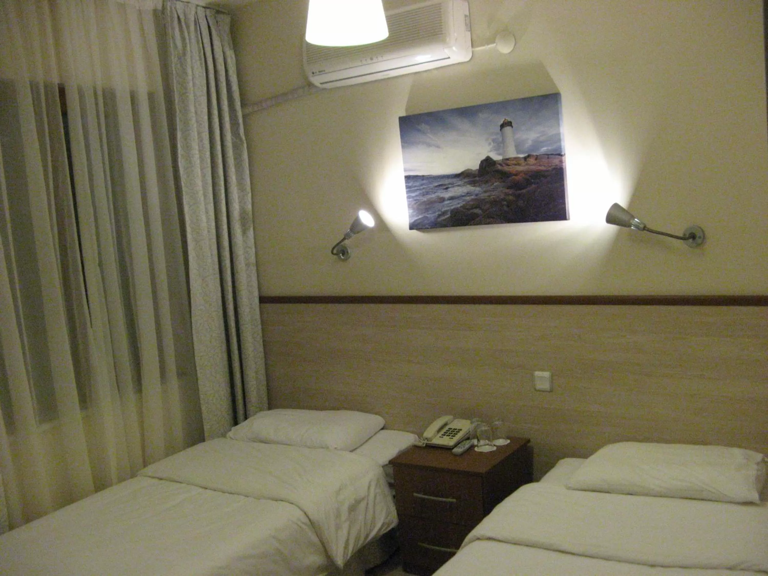 Bed in Hotel Crowded House