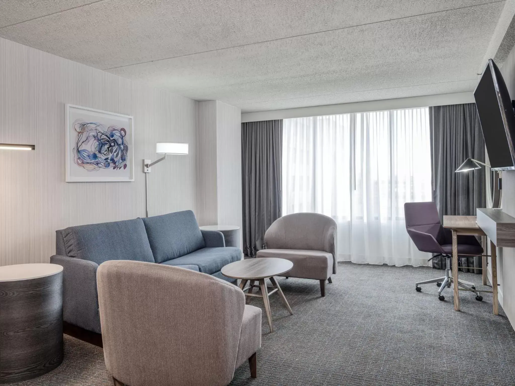 Photo of the whole room, Seating Area in Crowne Plaza Indianapolis-Airport, an IHG Hotel