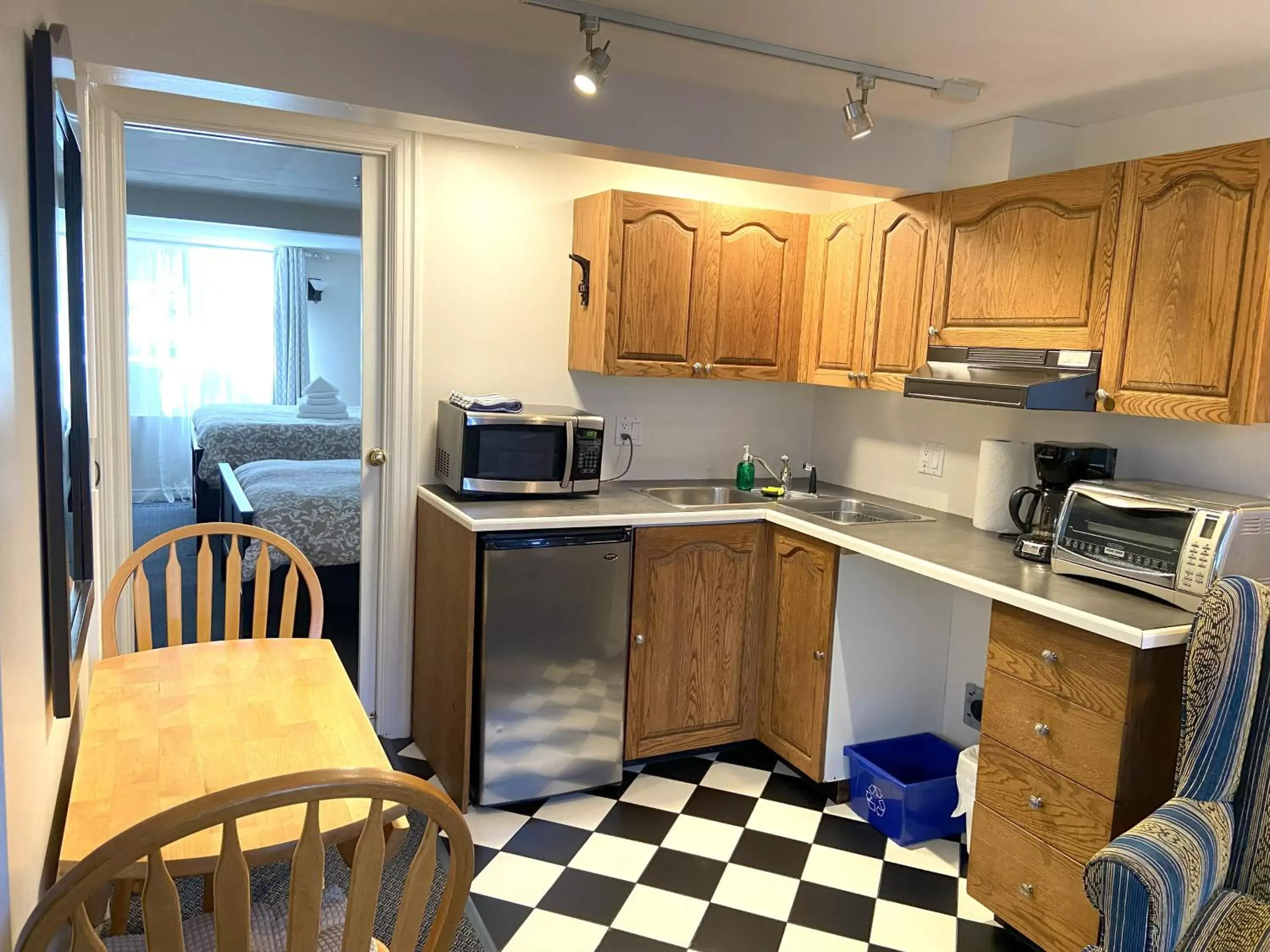 Kitchen/Kitchenette in Douglas Guest House