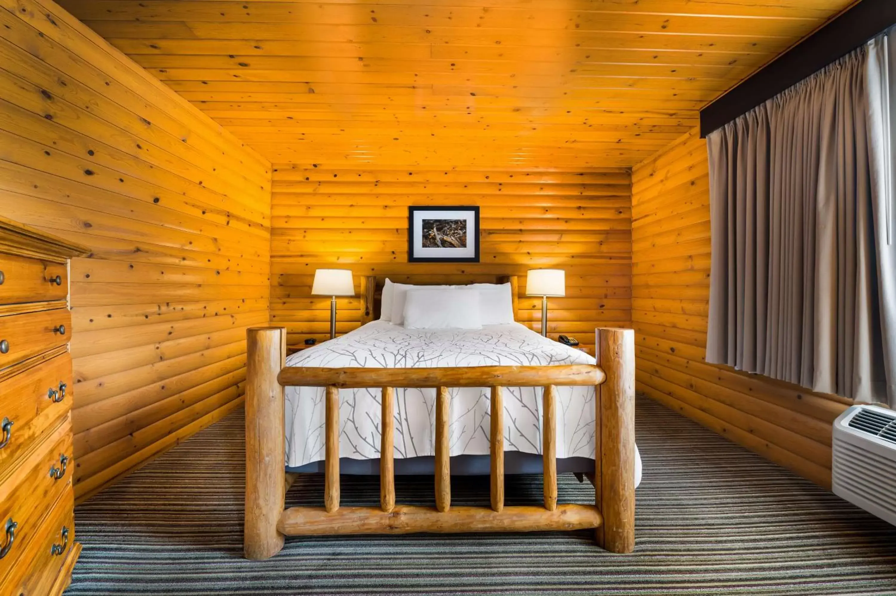 Bedroom, Bed in Best Western Park Oasis Inn
