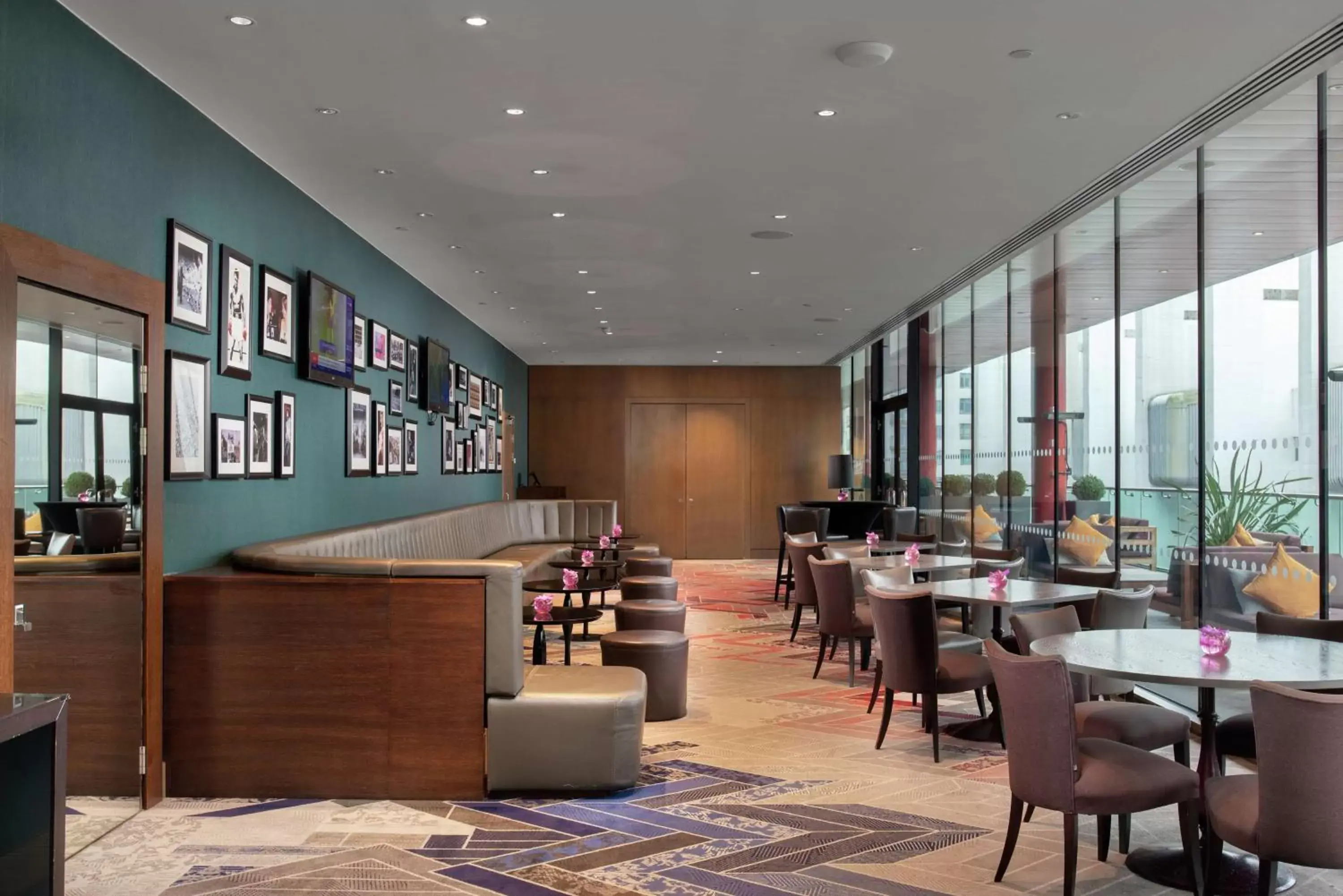 Restaurant/places to eat in Hilton London Wembley