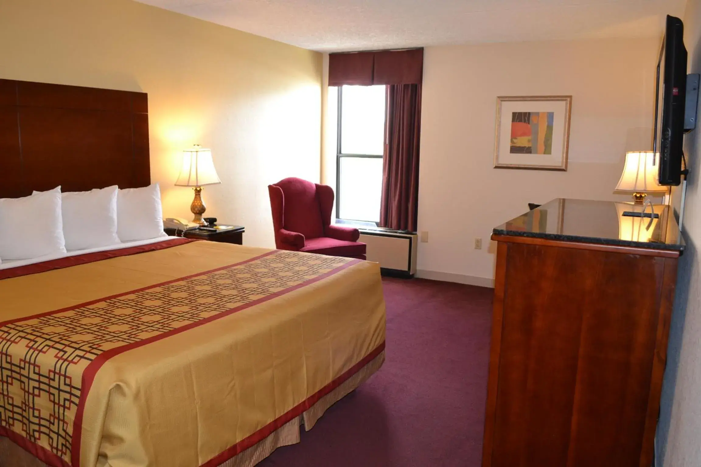 Bed in Days Inn by Wyndham High Point/Archdale