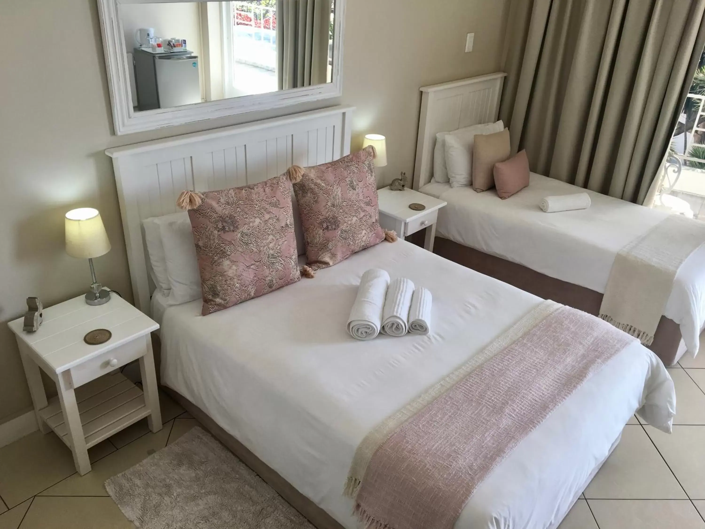 Photo of the whole room, Bed in La Mer Guesthouse Photo of the whole room, Bed in La Mer Guesthouse