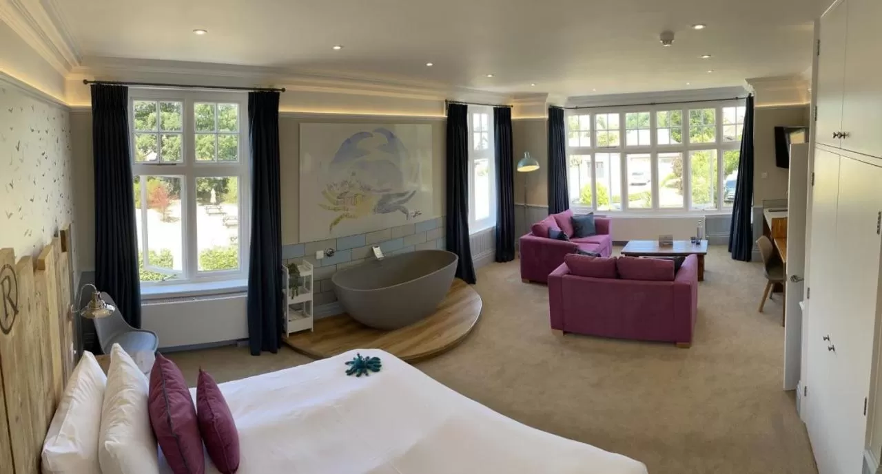 Bed in The Randolph Hotel