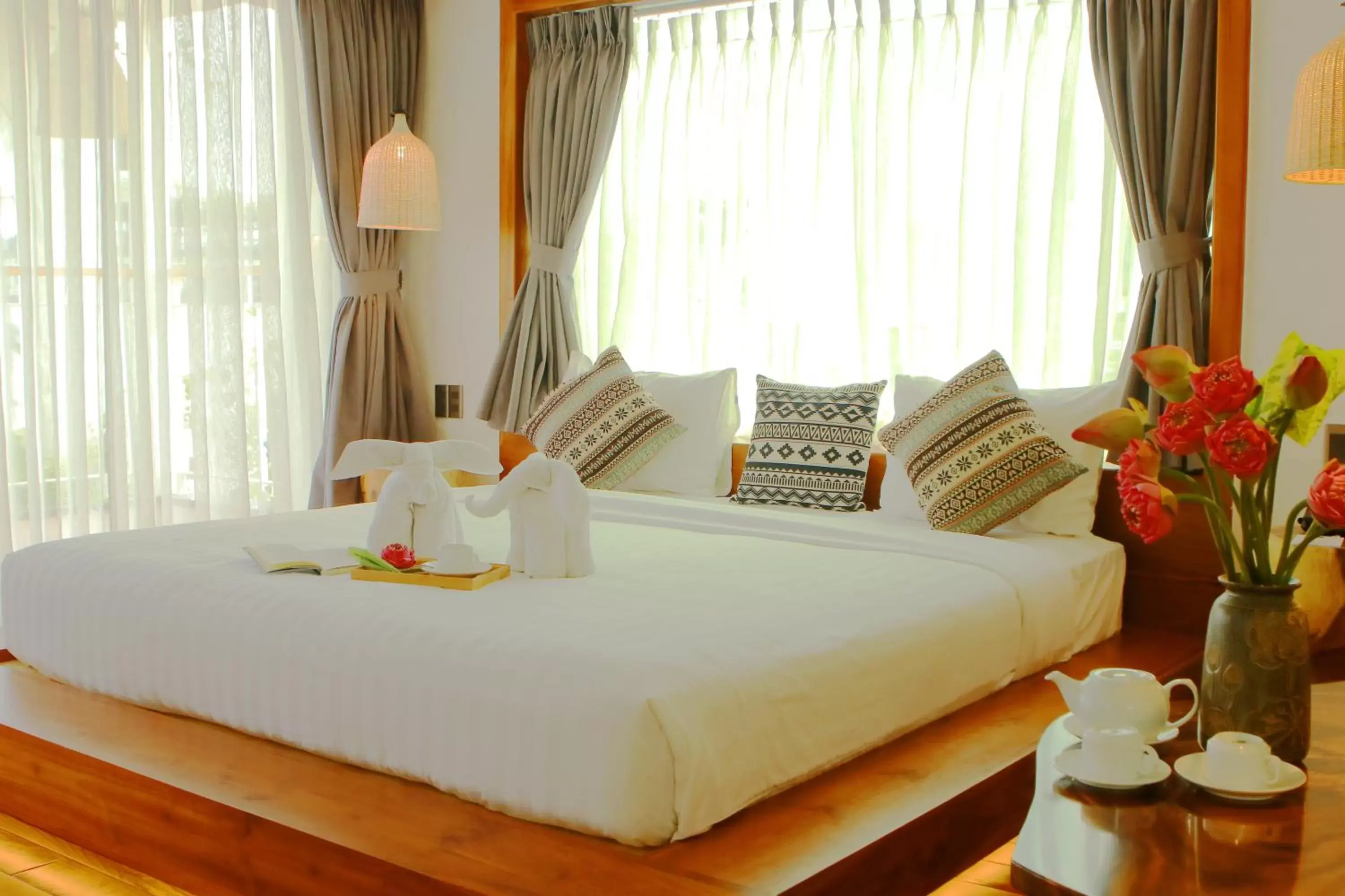 Bed in Duc Vuong Saigon Hotel - Bui Vien