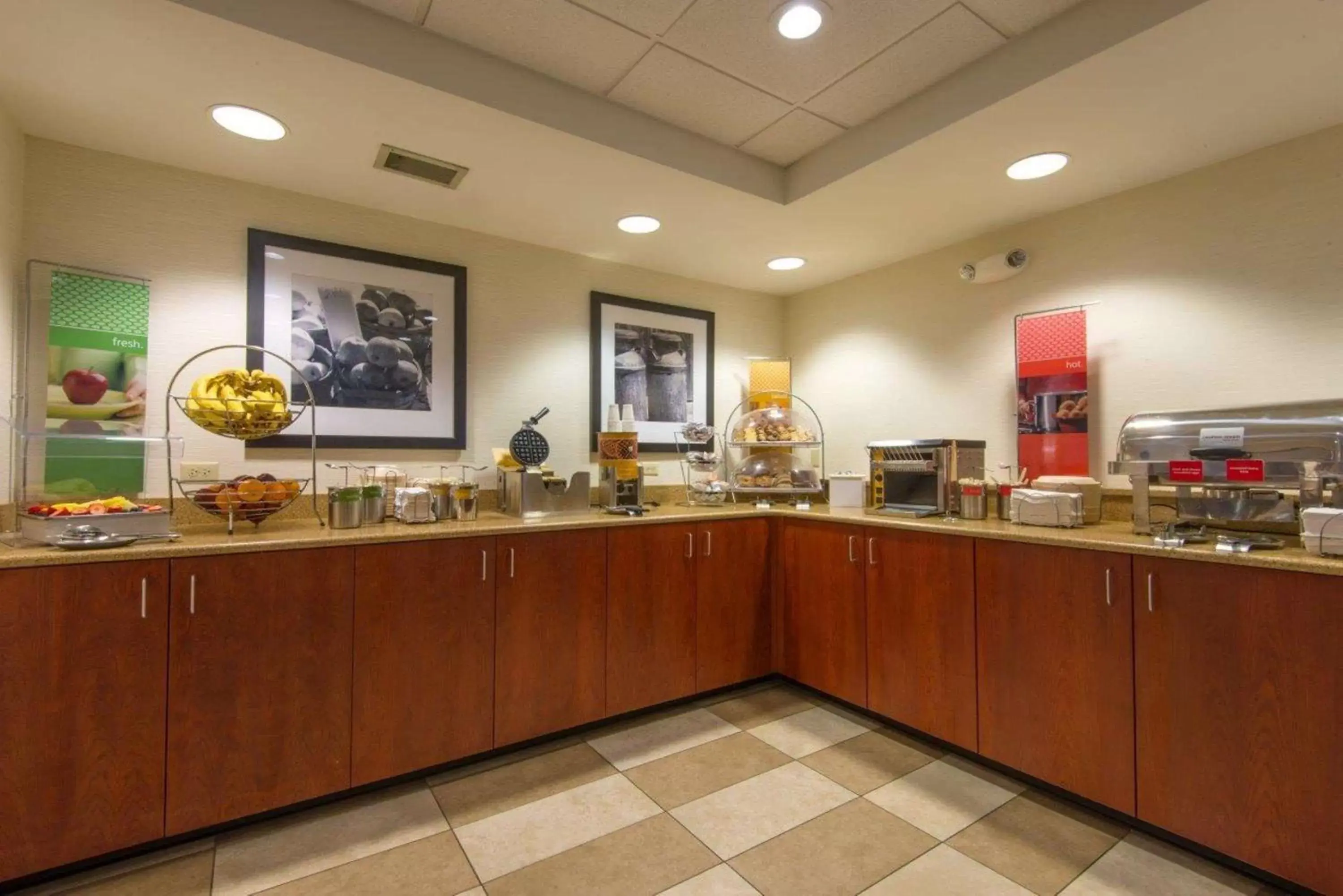 Dining area, Restaurant/Places to Eat in Hampton Inn White River Junction