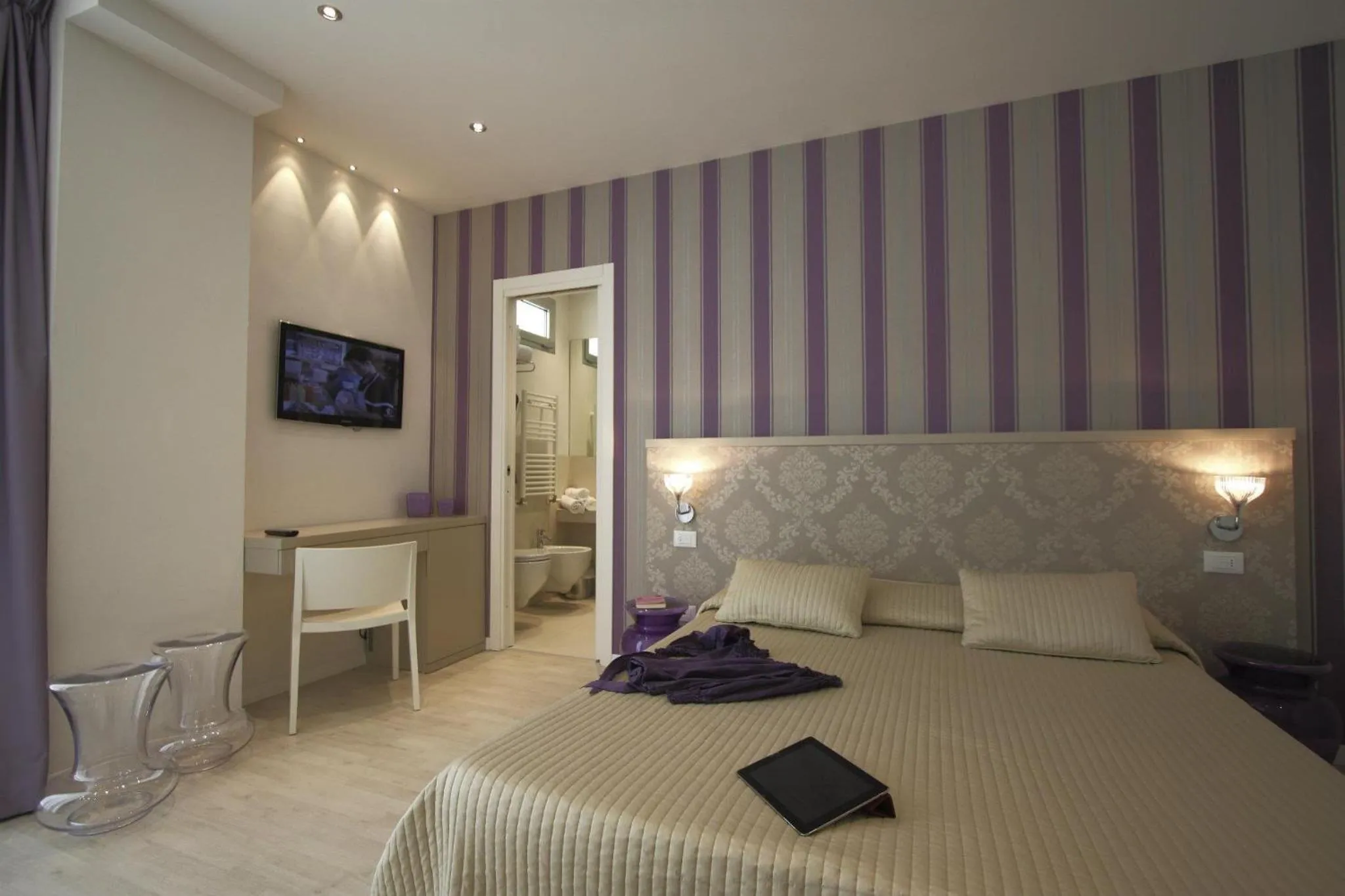 Bedroom, Bed in Hotel Principe SNC di Paloschi Valentina e Giulia