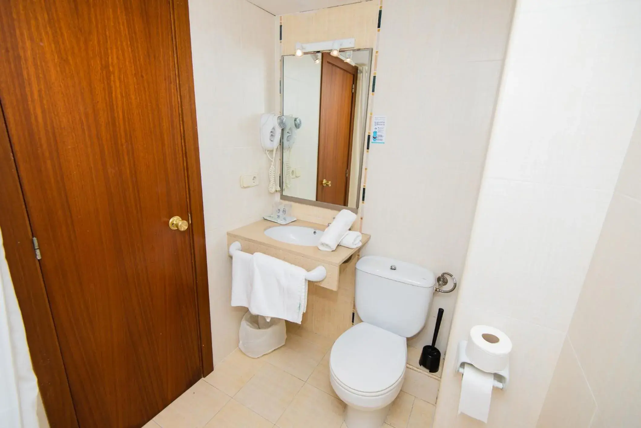 Bathroom in Hotel Bella Mar