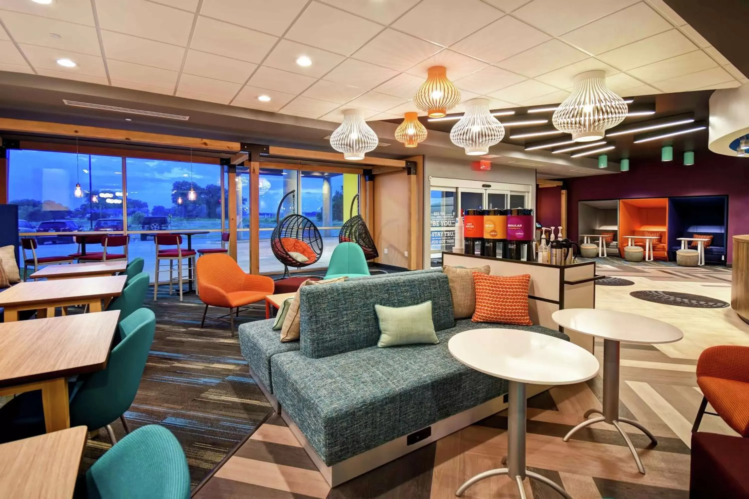 Lobby or reception, Lounge/Bar in Tru By Hilton North Platte