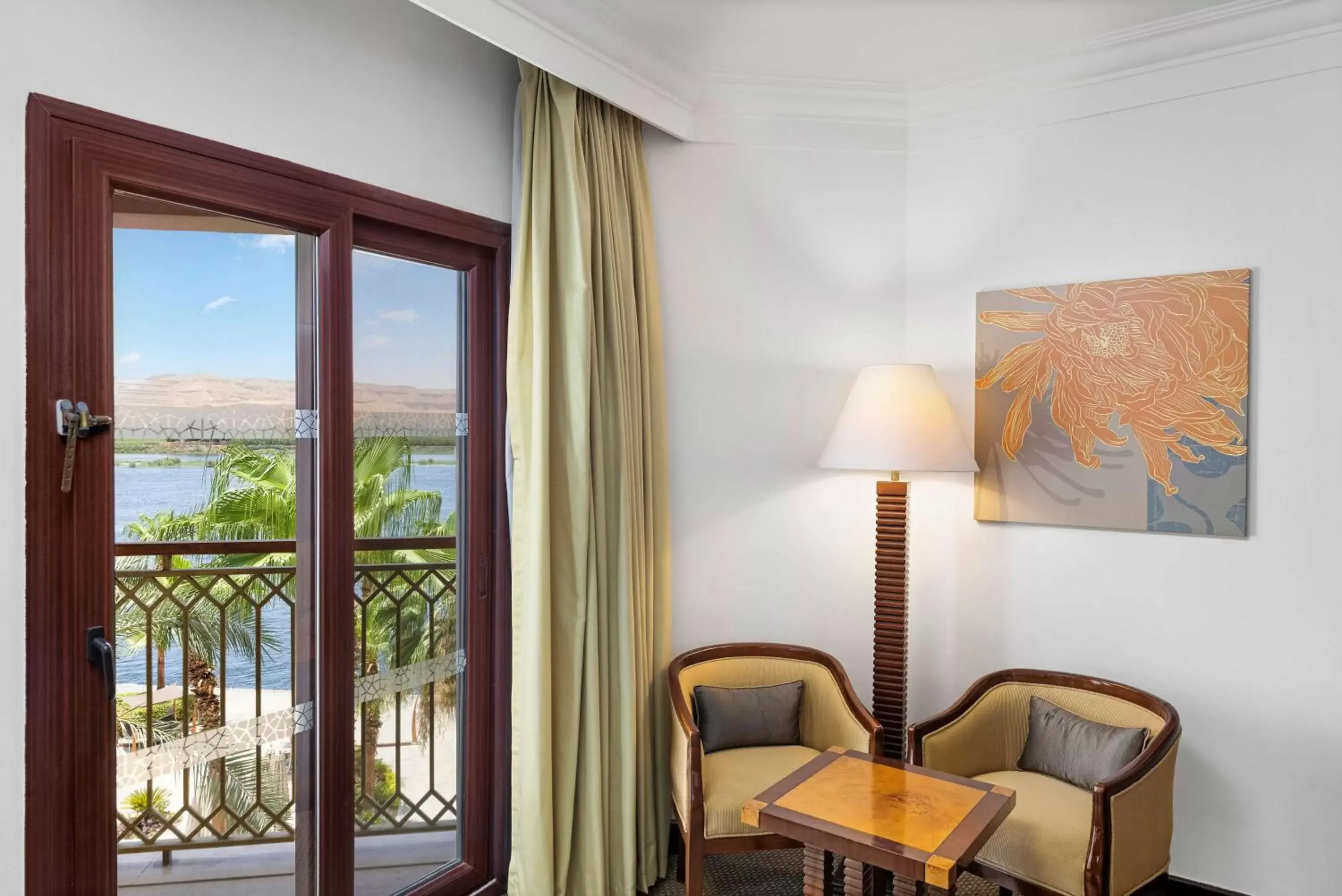 Living room, Seating Area in Hilton Luxor Resort & Spa