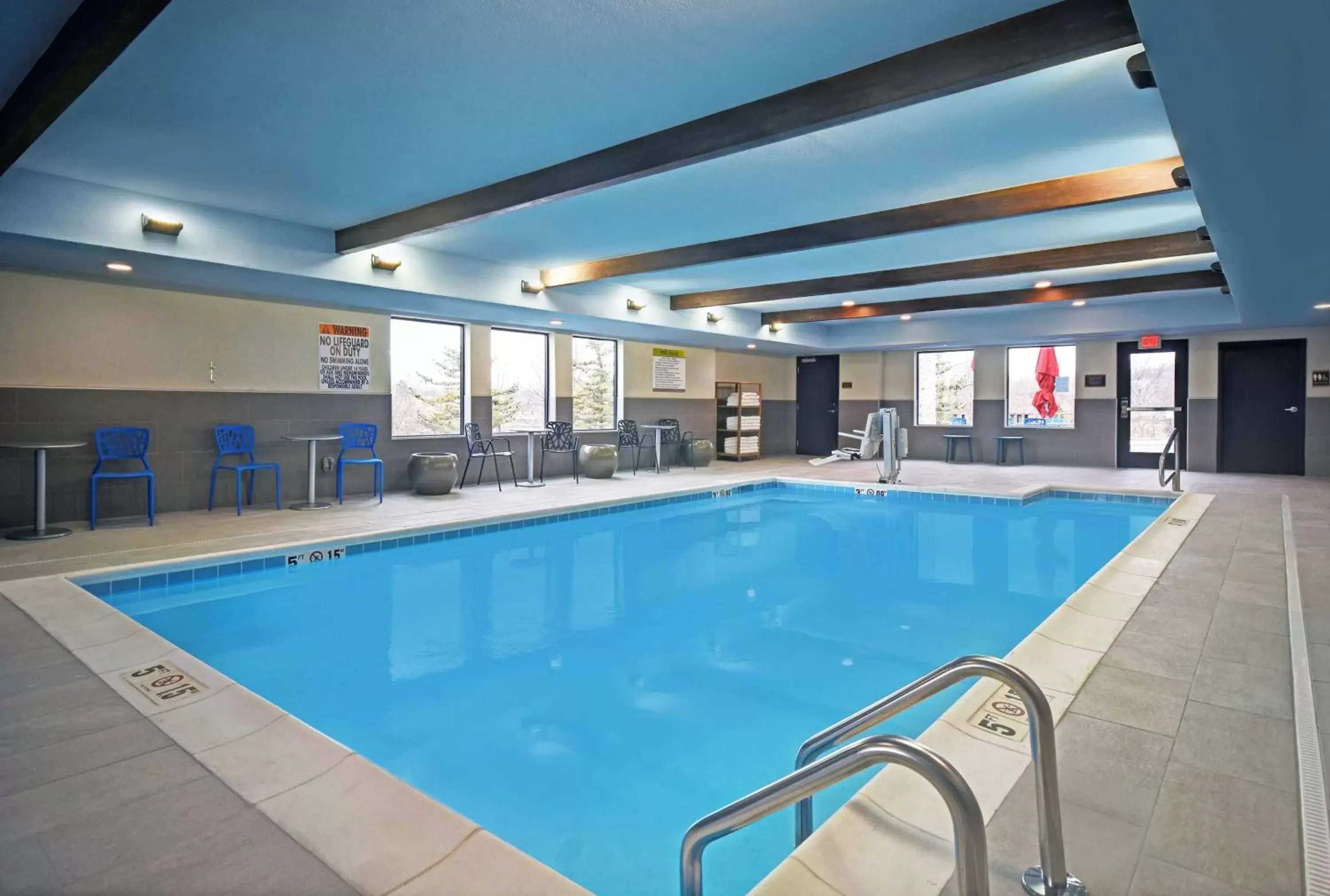 Swimming Pool in Home2 Suites By Hilton Springdale Cincinnati
