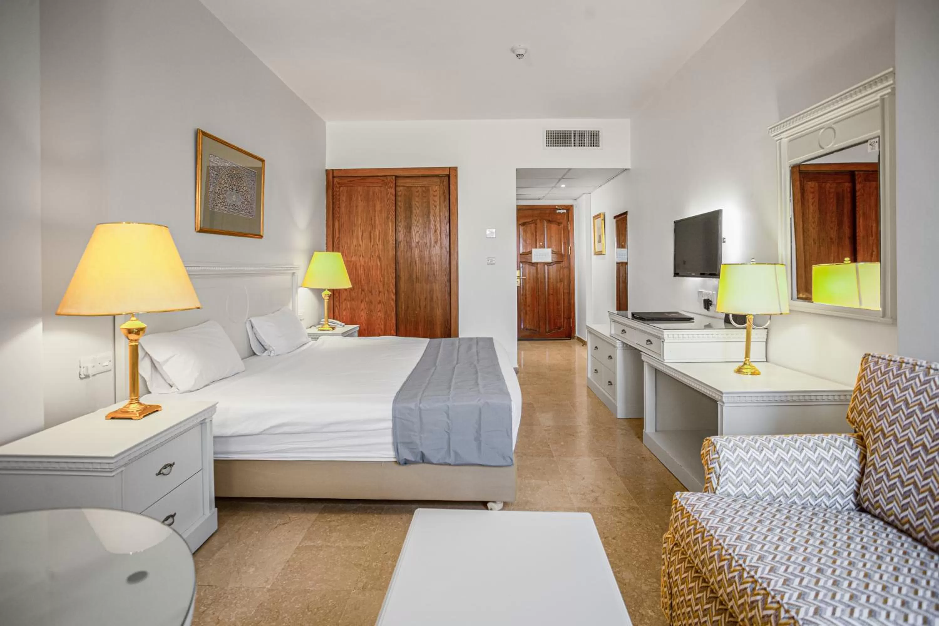 TV and multimedia, Bed in Grand Hotel Madaba