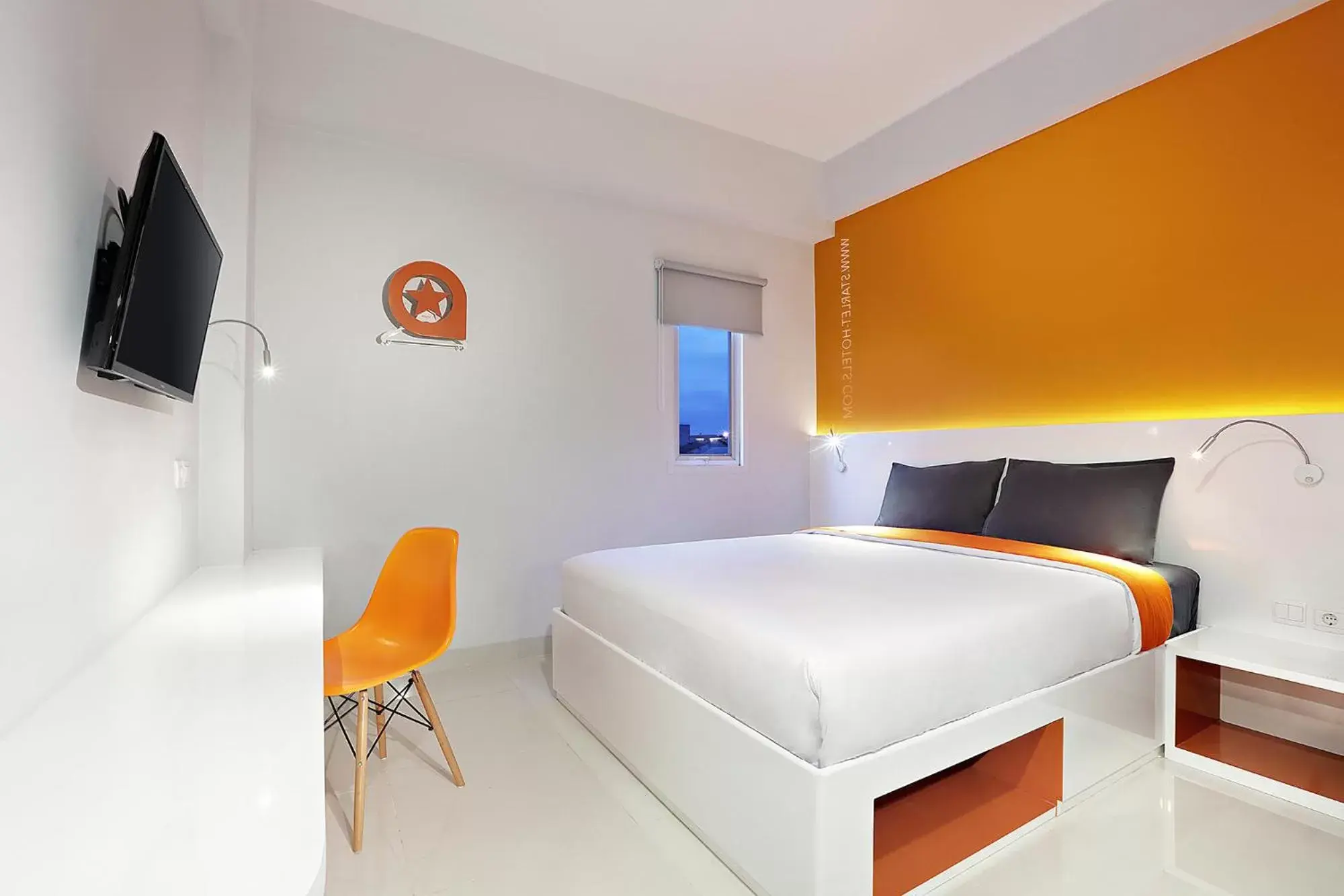 Bedroom, Bed in Starlet Hotel Serpong