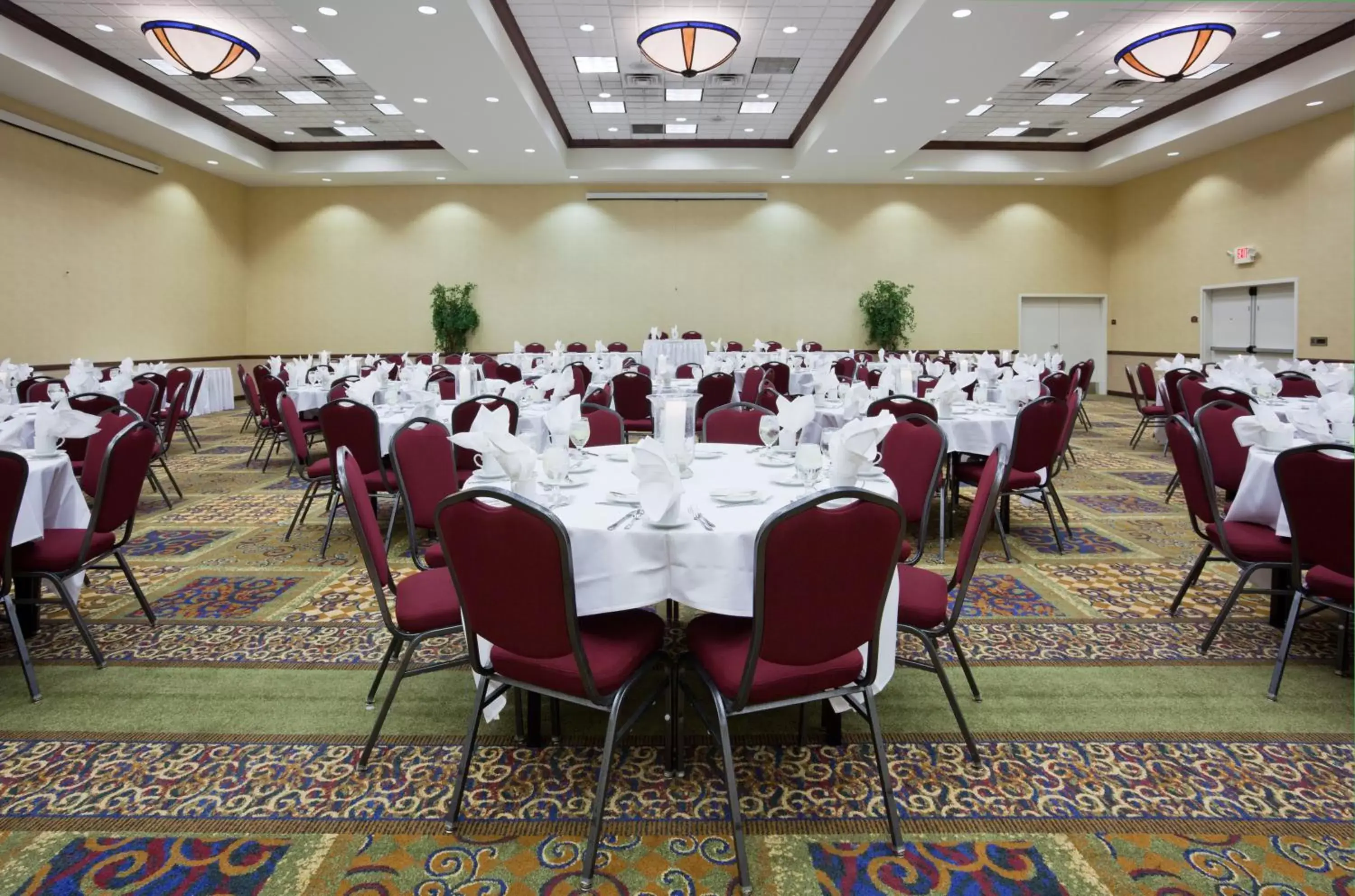 Banquet/Function facilities, Banquet Facilities in Holiday Inn Conference Center Marshfield, an IHG Hotel