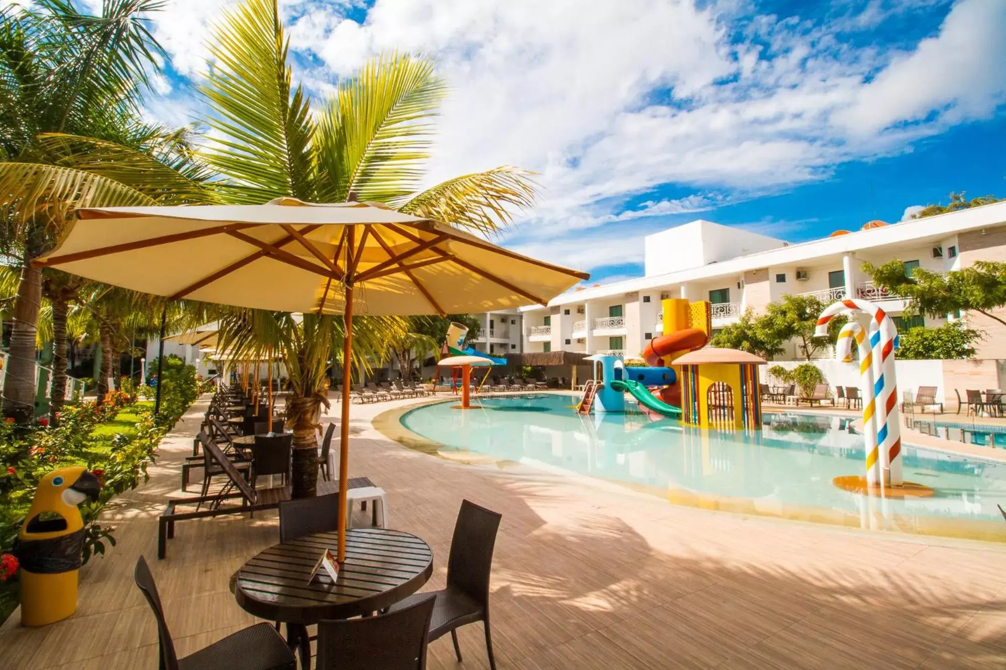 Swimming pool in Portal Beach - Rede Soberano Swimming pool in Portal Beach - Rede Soberano