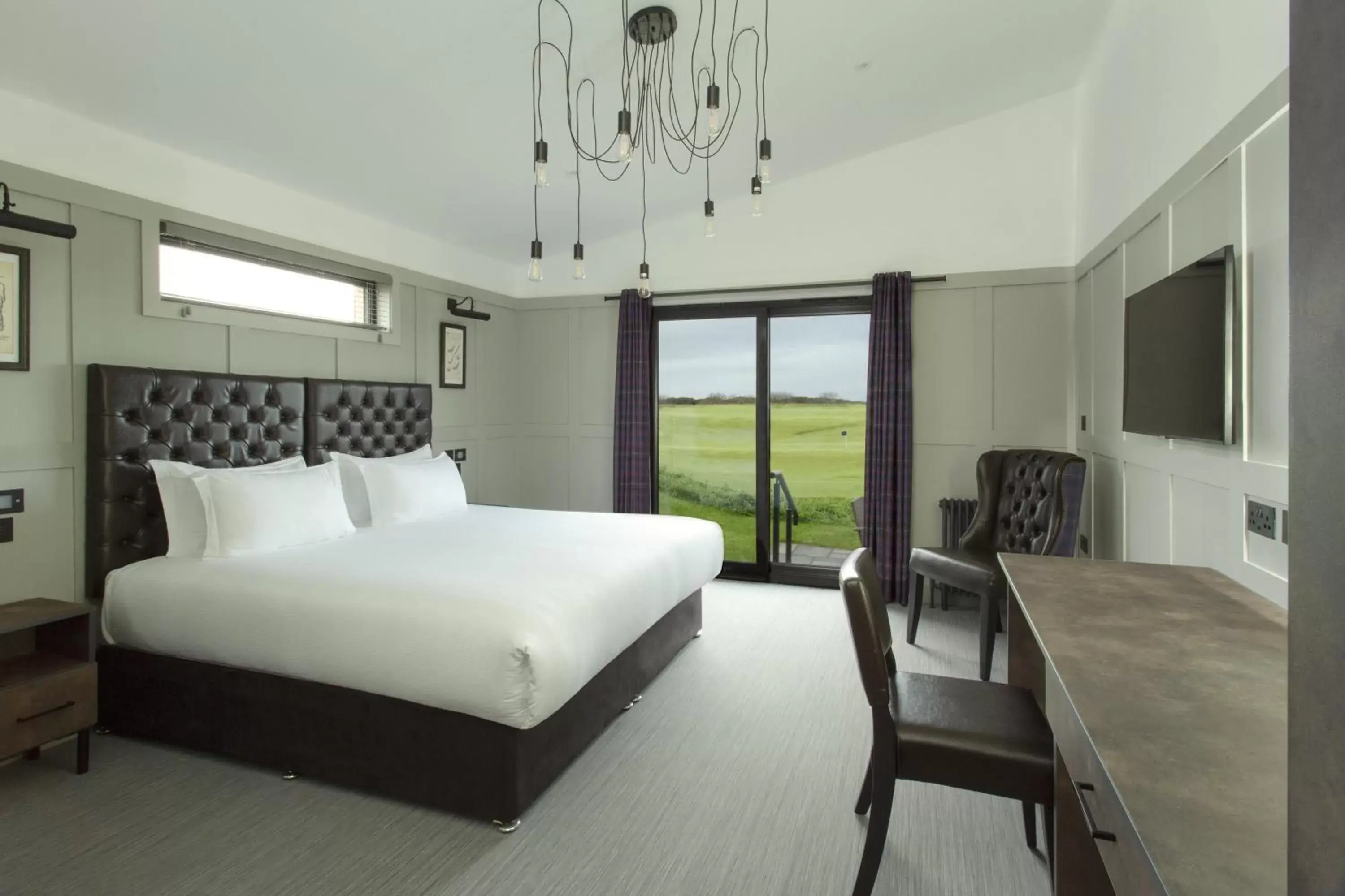Bed in Dundonald Links