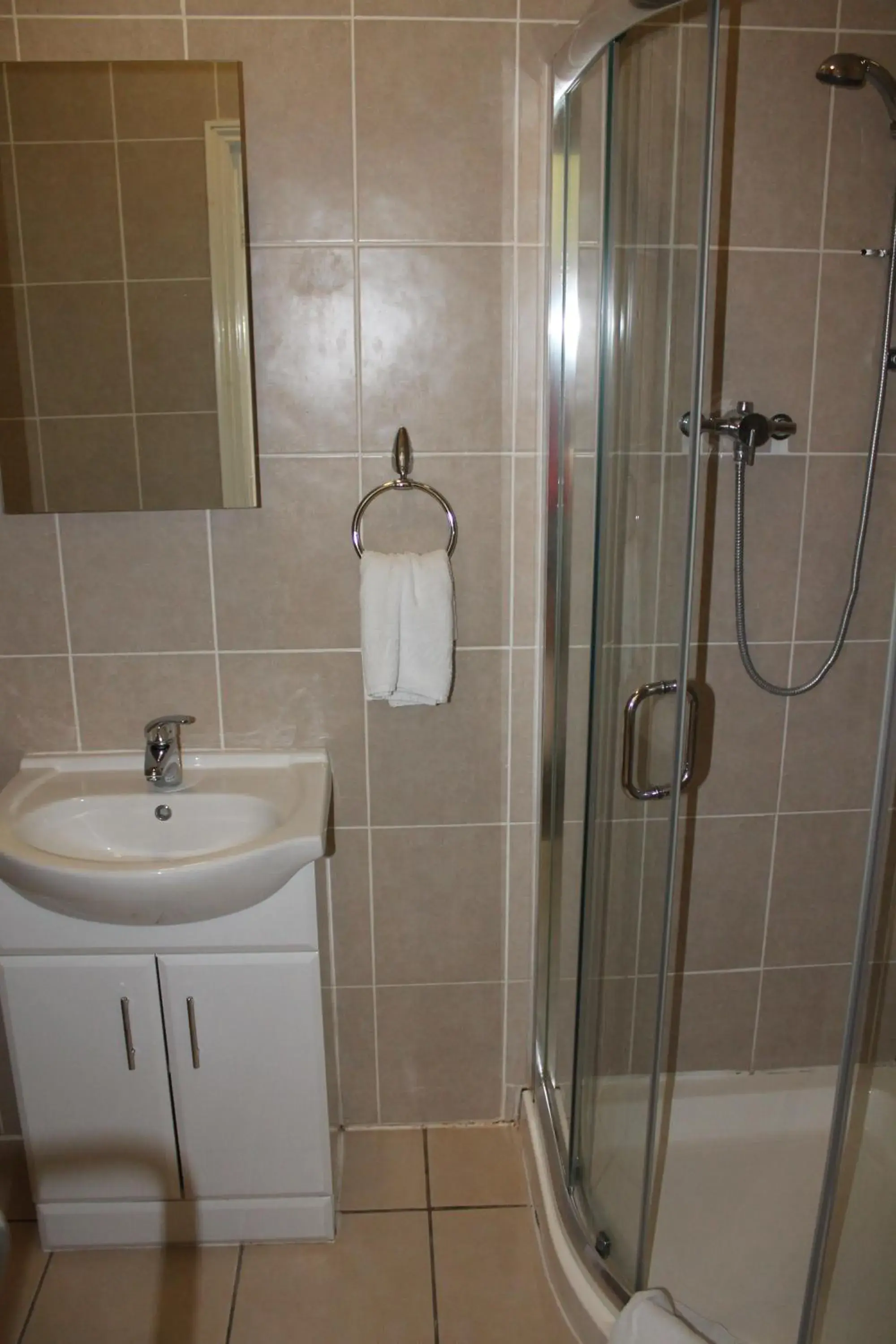 Bathroom in The Abbey House Hotel