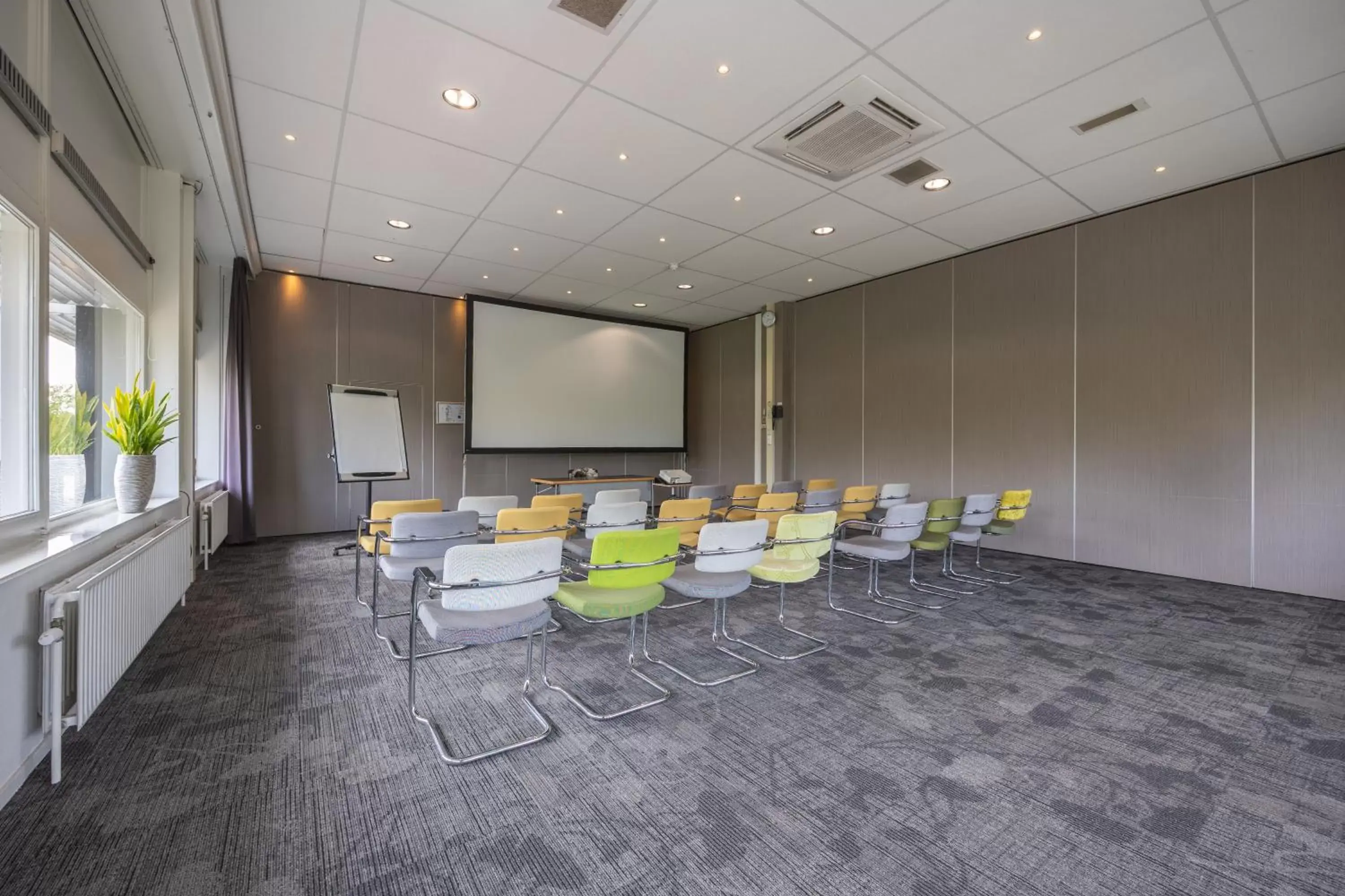 Meeting/conference room in Amrâth Airport Hotel Rotterdam, BW Signature Collection