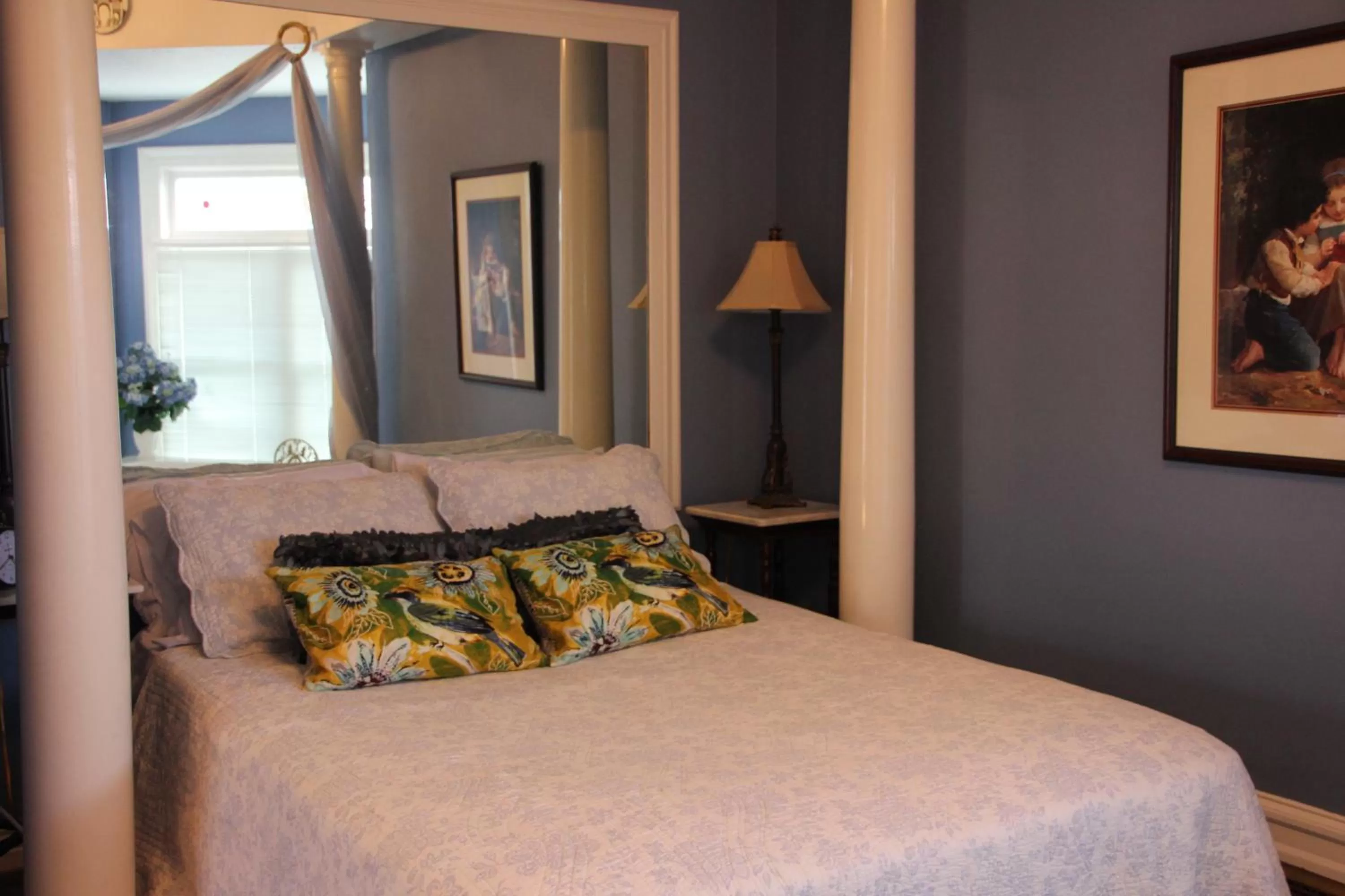 Bed in Hines Mansion