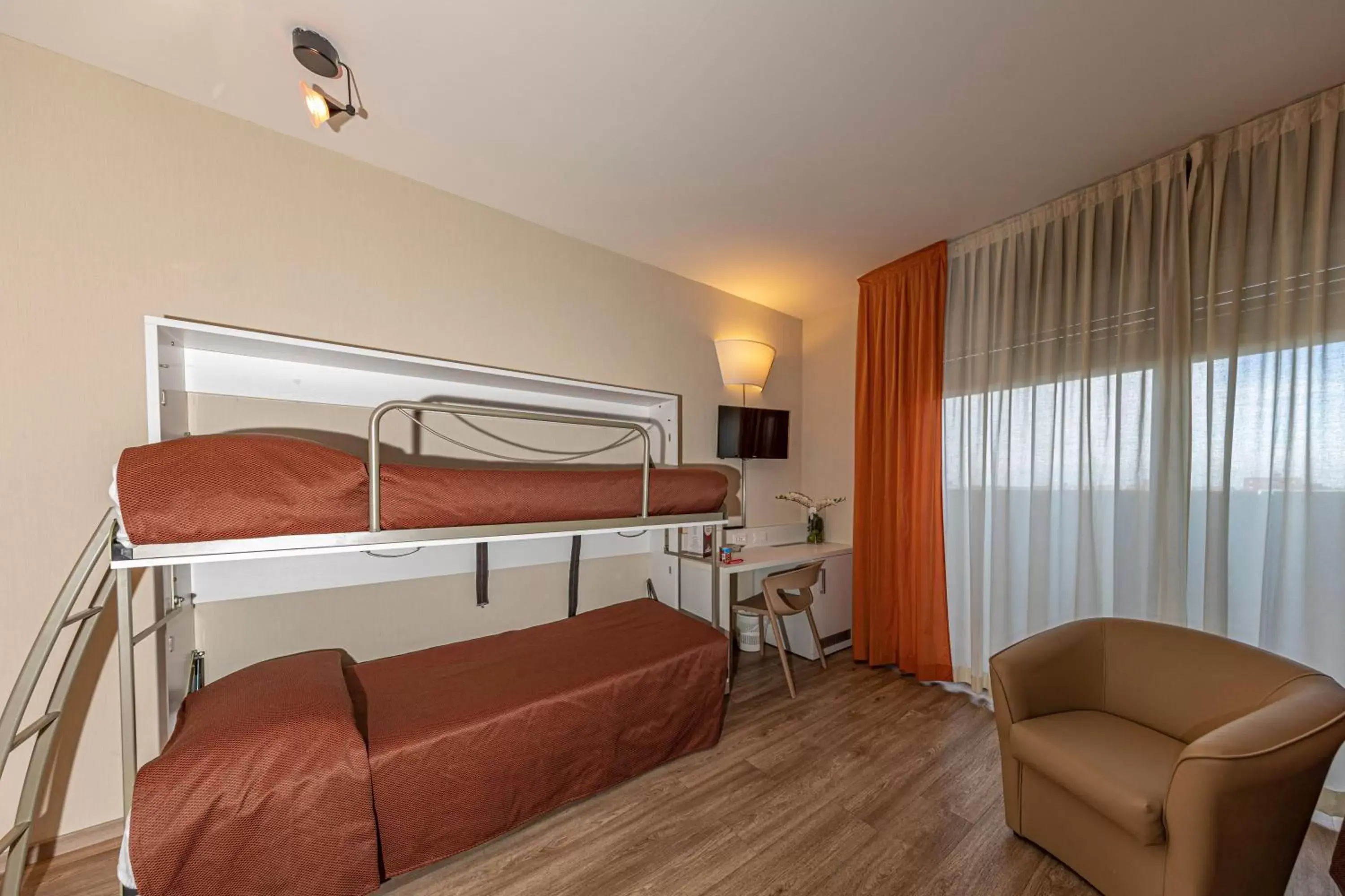 Bed, Bunk Bed in Hotel Donatello Imola