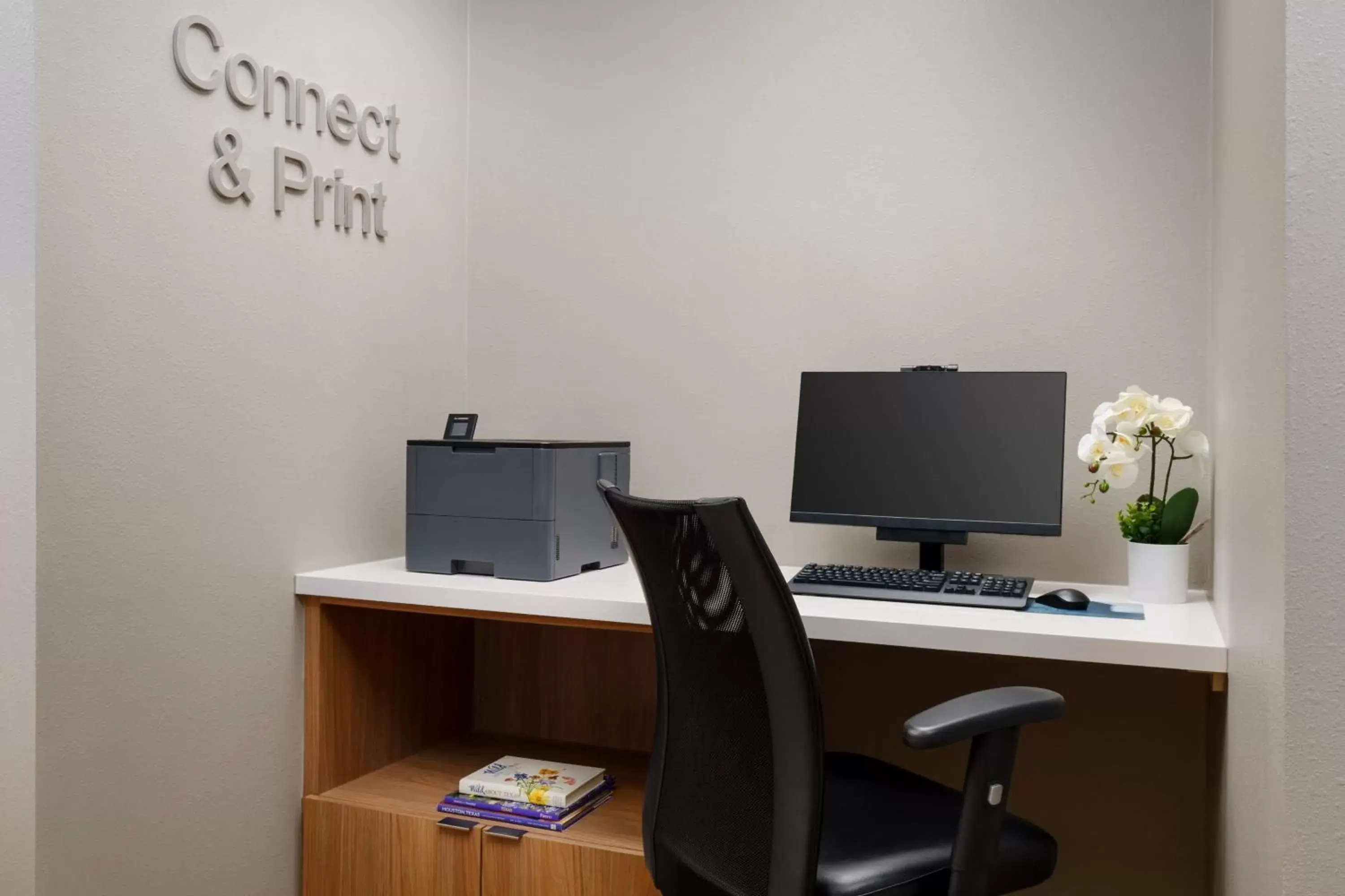 Business facilities in Fairfield Inn and Suites by Marriott Houston The Woodlands