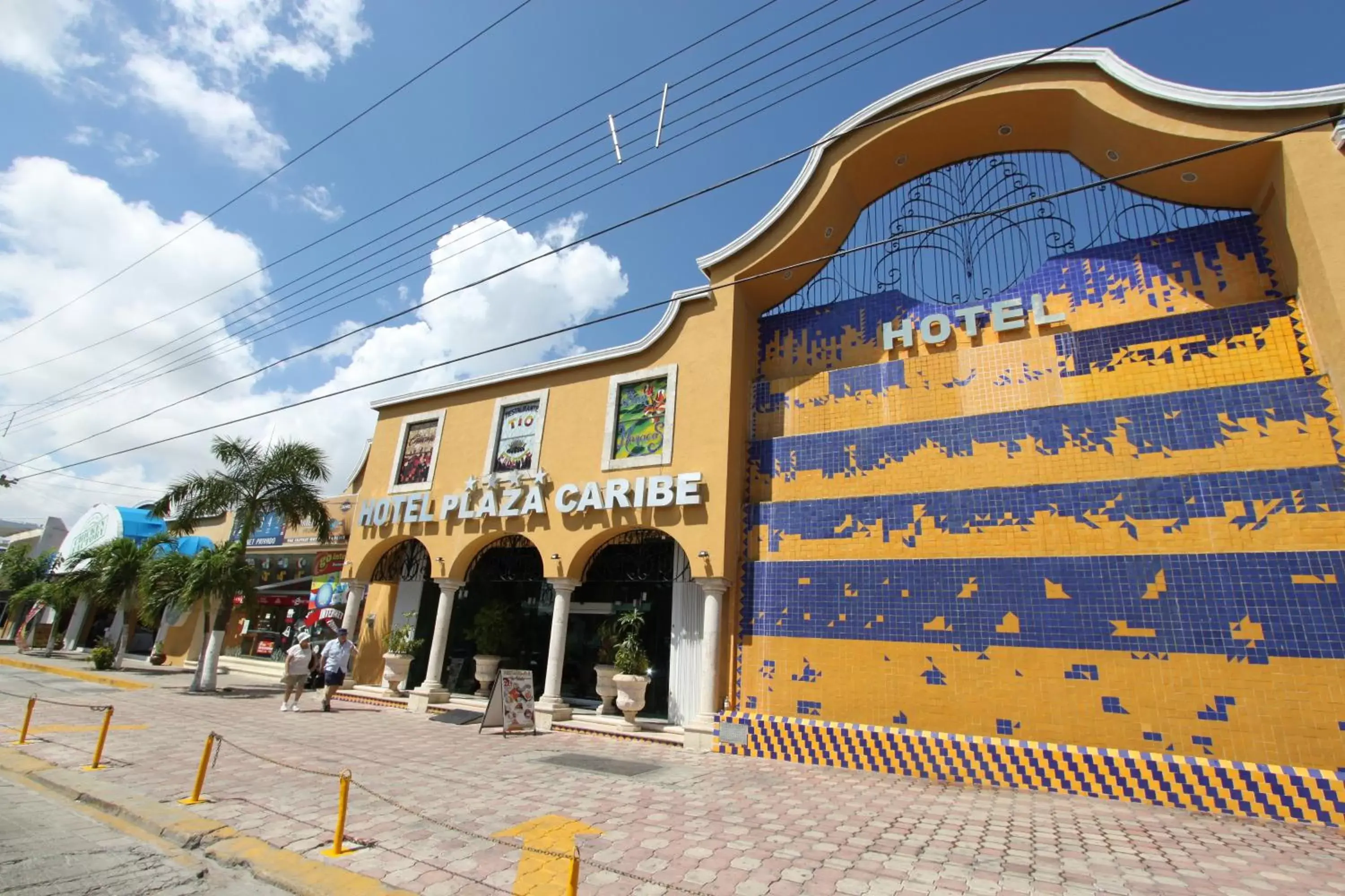 Property building in Hotel Plaza Caribe