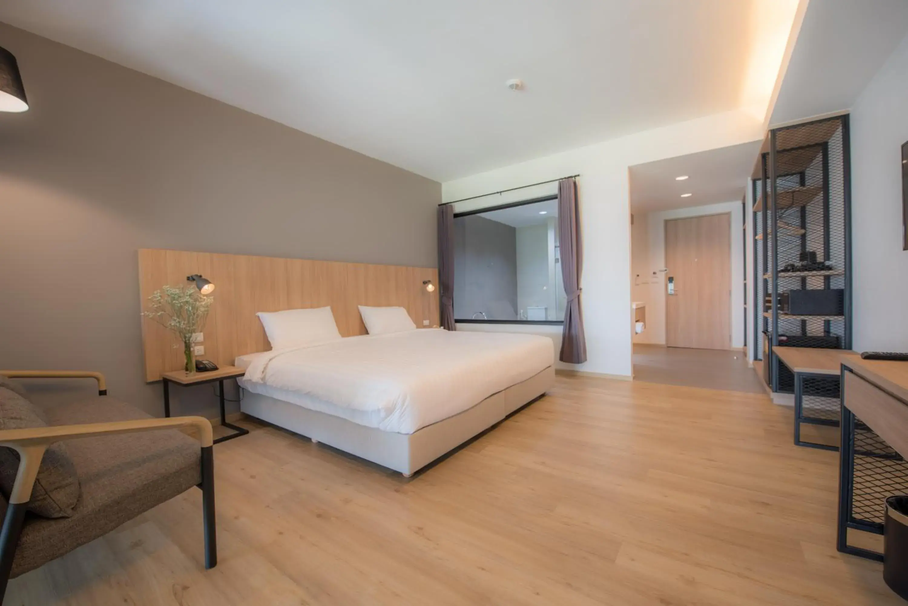 Suite with Pool View in Mii Hotel Srinakarin Suite with Pool View in Mii Hotel Srinakarin