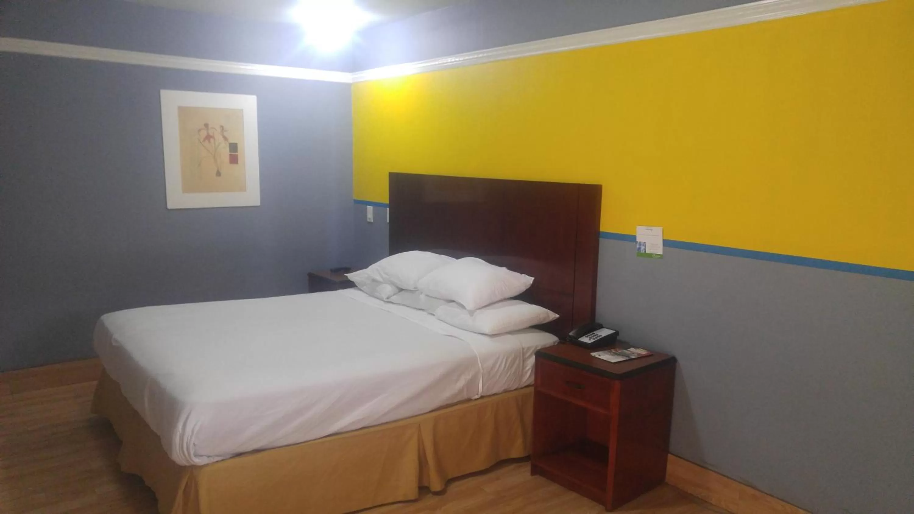 Bed in Riviera Motel