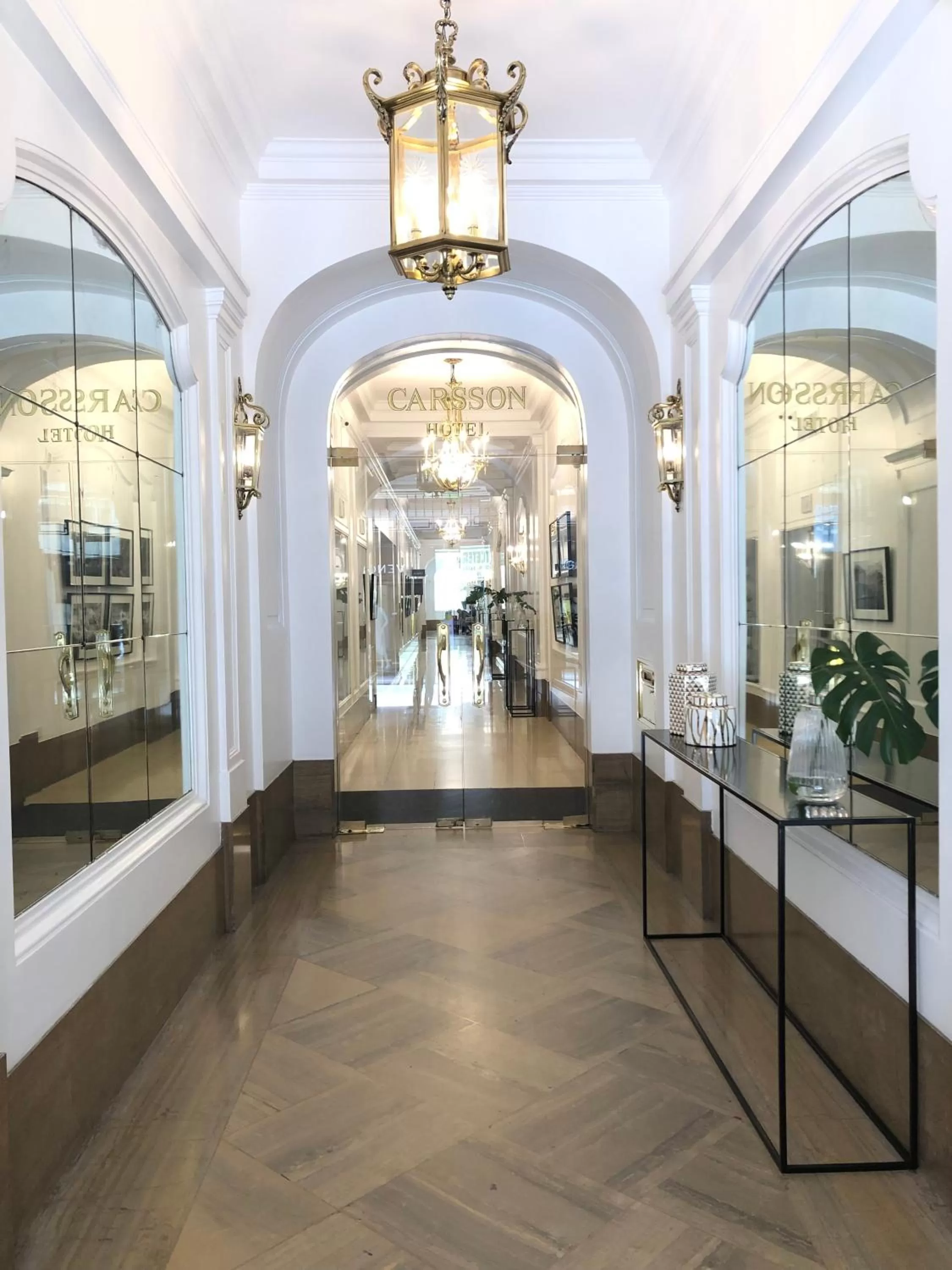 Facade/entrance in Carsson Hotel Downtown Buenos Aires