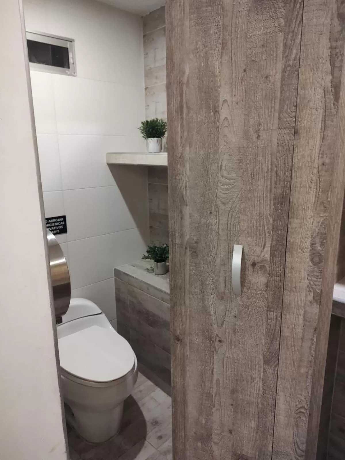 Budget Double Room in Hotel Plaza Norte Cali