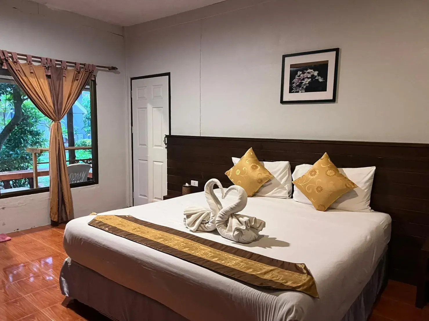 Bedroom, Bed in Lanta Nice Beach Resort - SHA Extra Plus