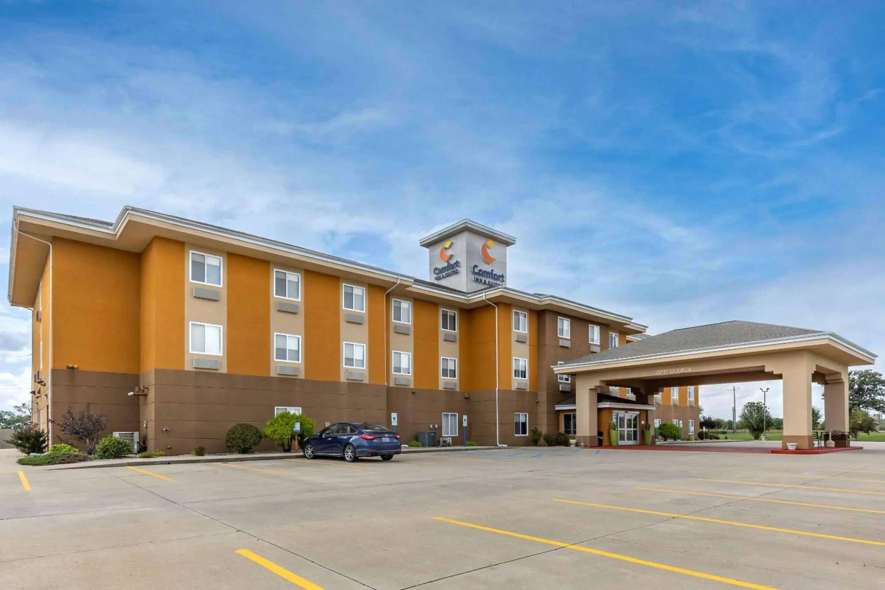 Property Building in Comfort Inn & Suites Greenville I-70