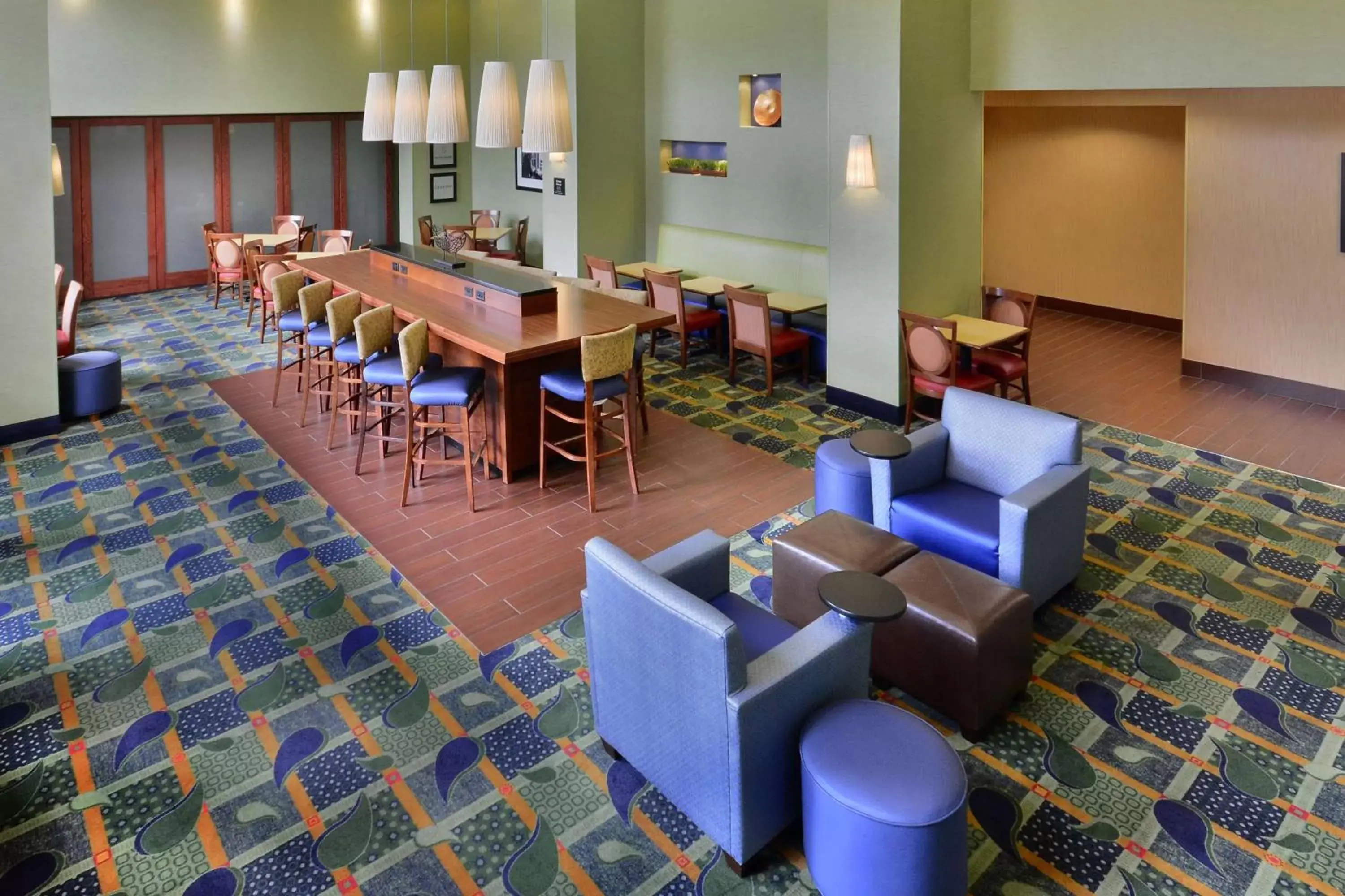 Restaurant/Places to Eat in Hampton Inn & Suites Durham North I-85