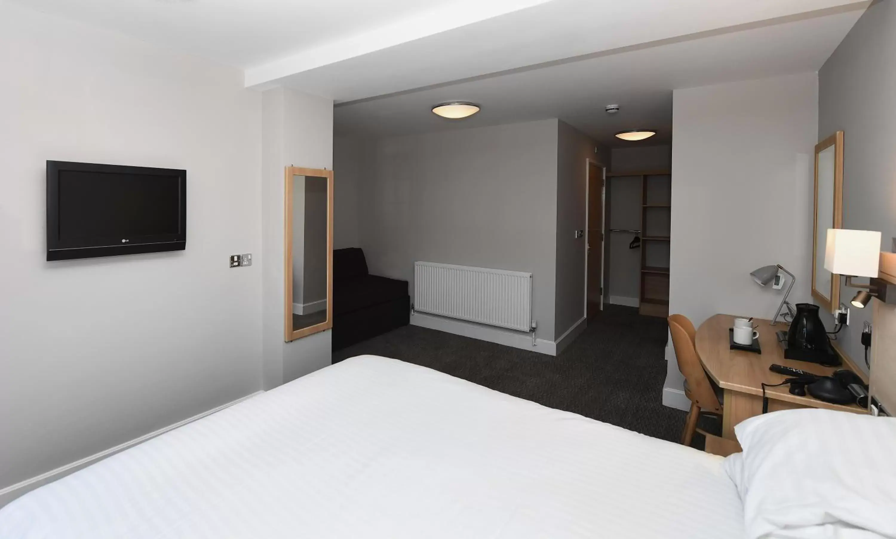 Photo of the whole room, Bed in Crown, Droitwich by Marston's Inns Photo of the whole room, Bed in Crown, Droitwich by Marston's Inns