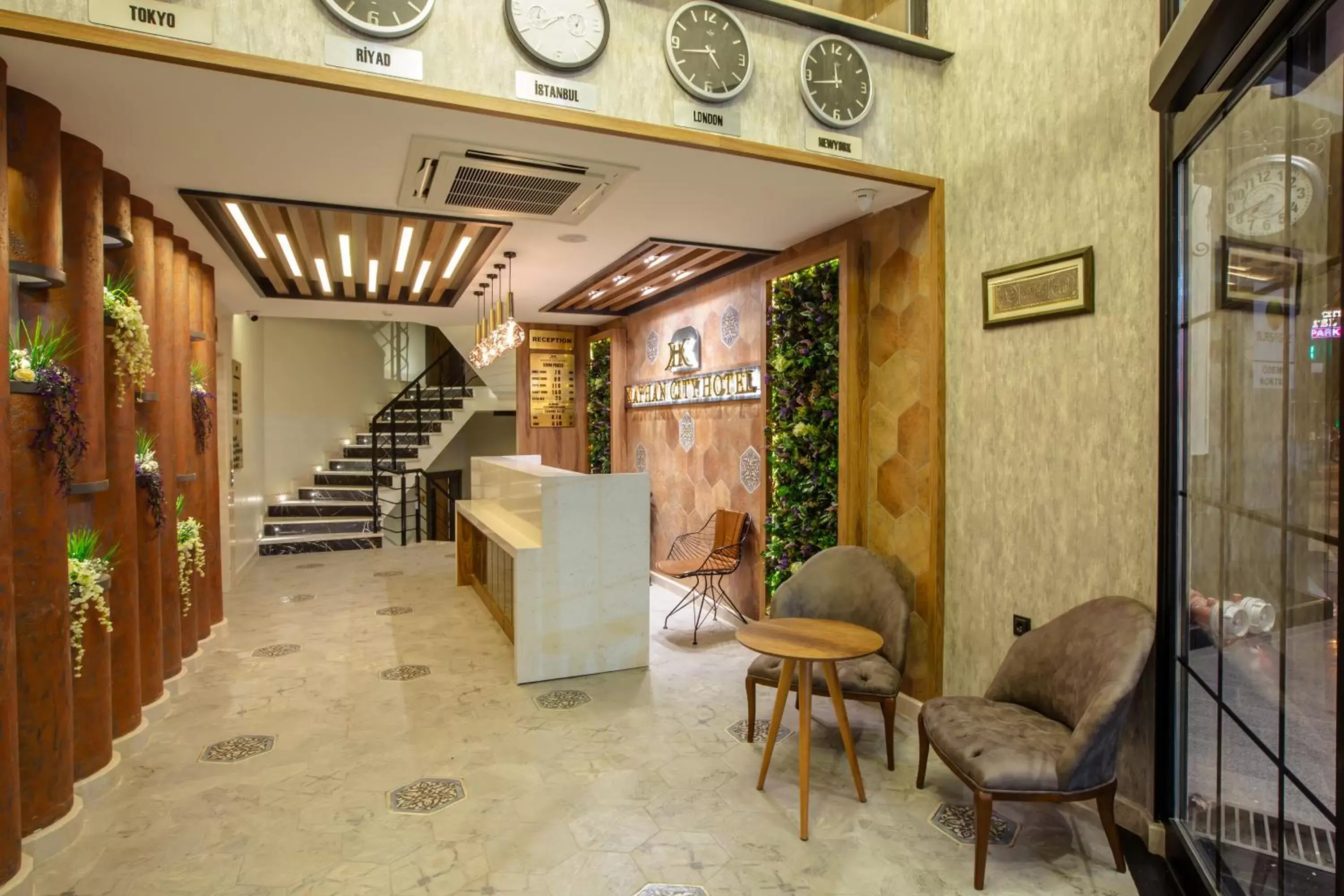 Lobby/Reception in Kayhan City Hotel